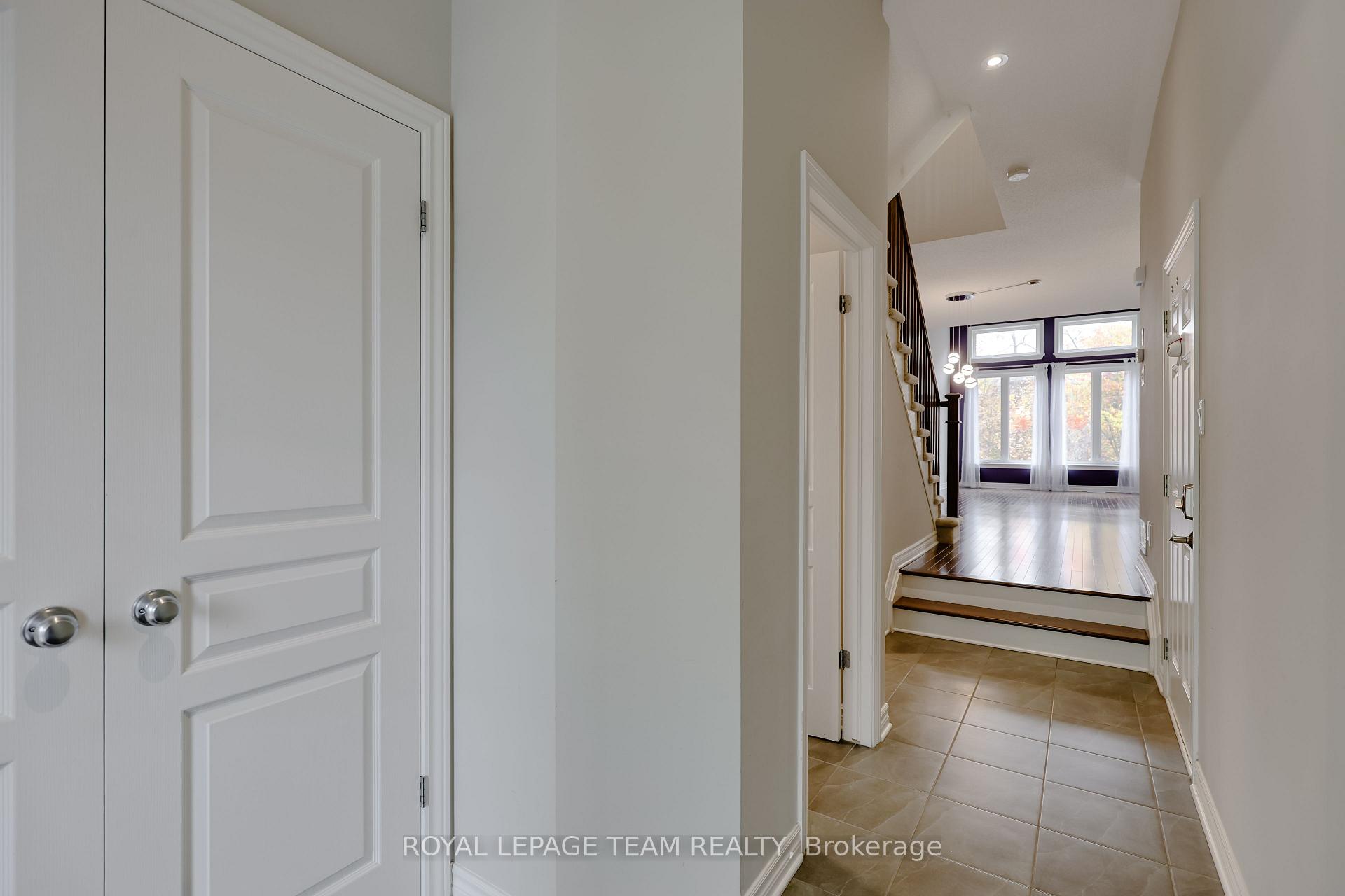 Photo 9 of 868 Fletcher Circle, Ottawa, Kanata - Kanata Lakes/Heritage Hills — HOMEH