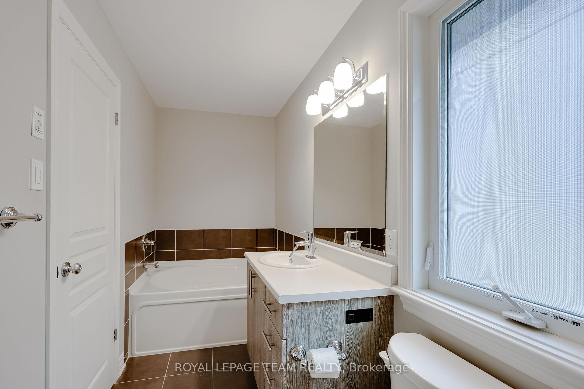Photo 33 of 868 Fletcher Circle, Ottawa, Kanata - Kanata Lakes/Heritage Hills — HOMEH