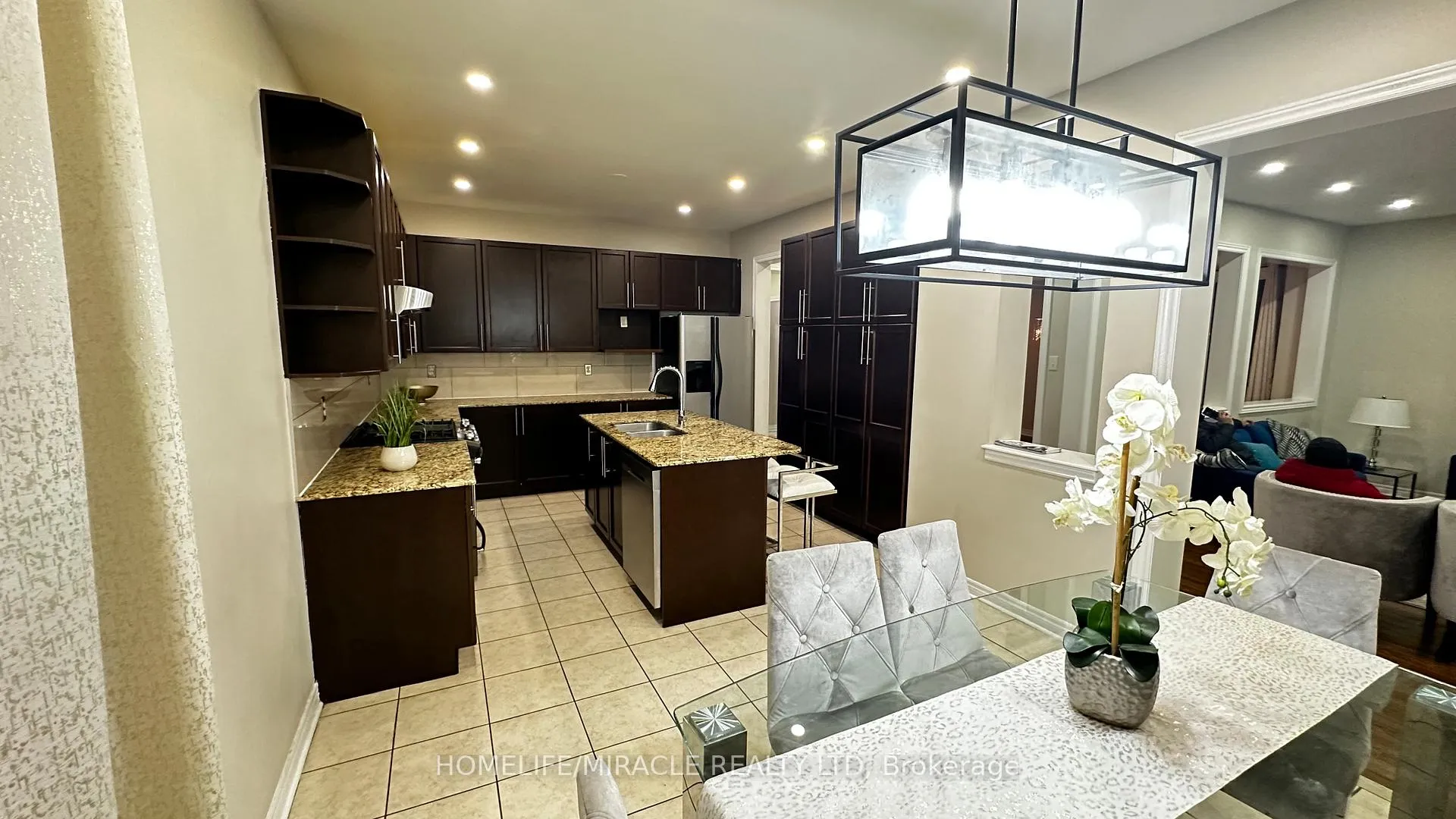 Photo 5 of 45 Delphinium Way, Brampton, Northwest Sandalwood Parkway — HOMEH