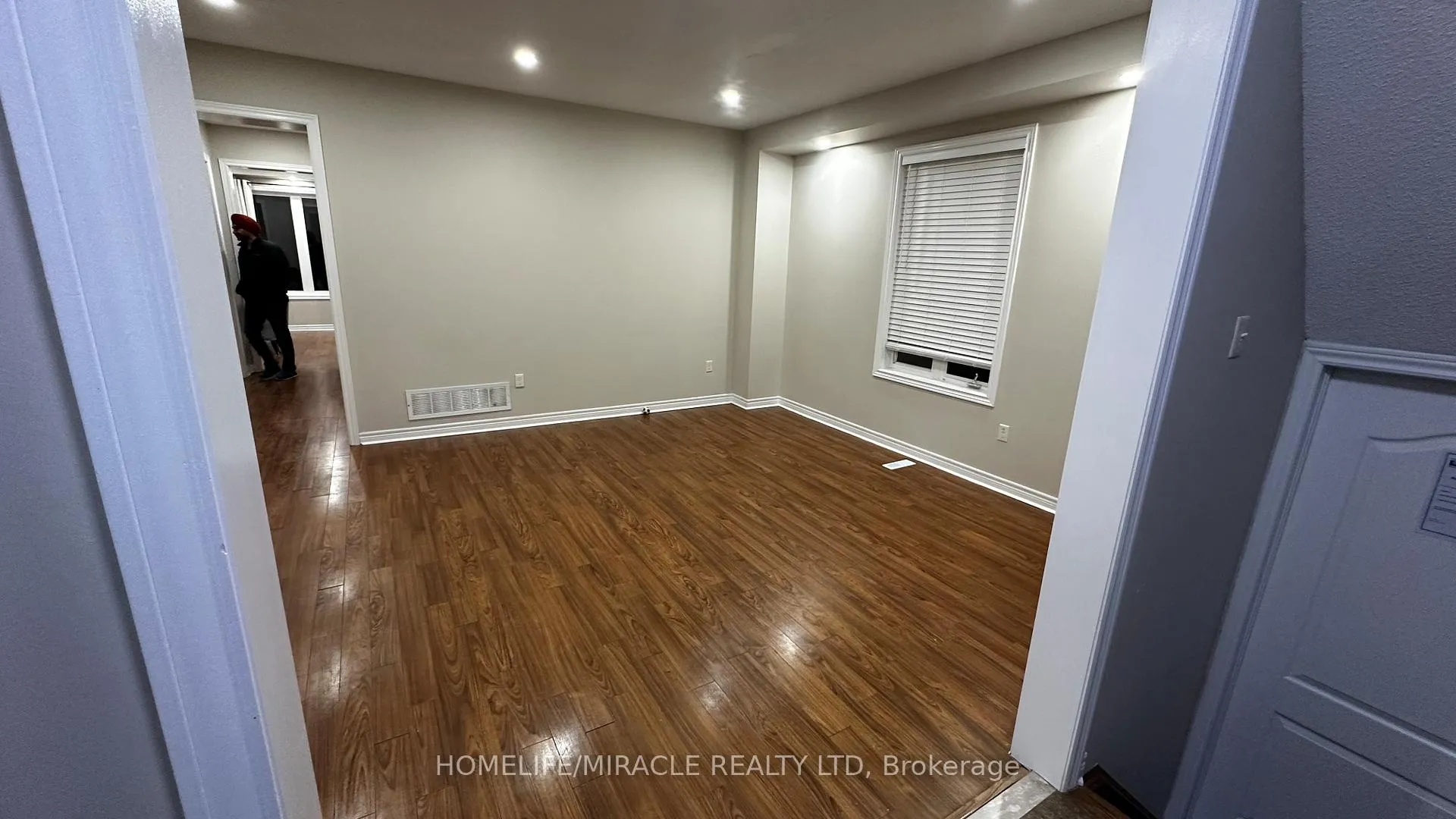 Photo 6 of 45 Delphinium Way, Brampton, Northwest Sandalwood Parkway — HOMEH