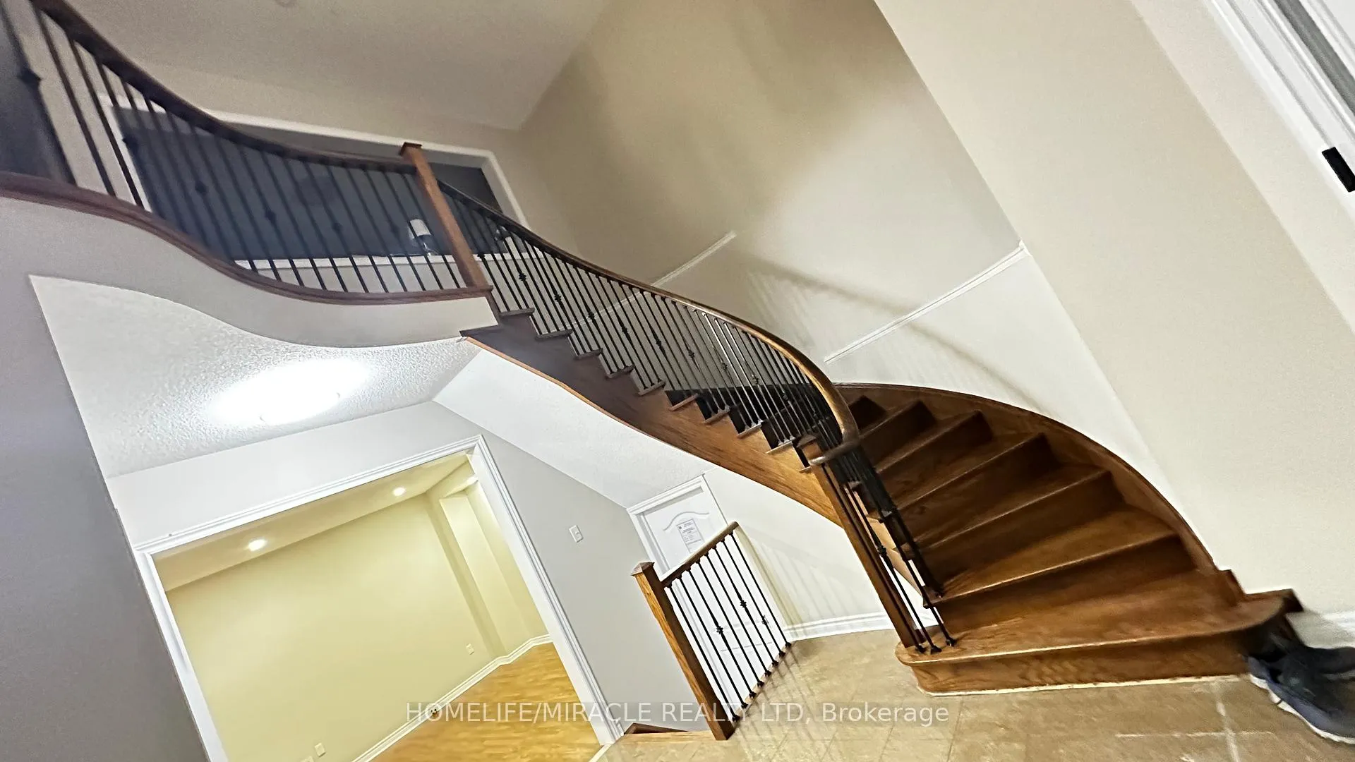 Photo 10 of 45 Delphinium Way, Brampton, Northwest Sandalwood Parkway — HOMEH