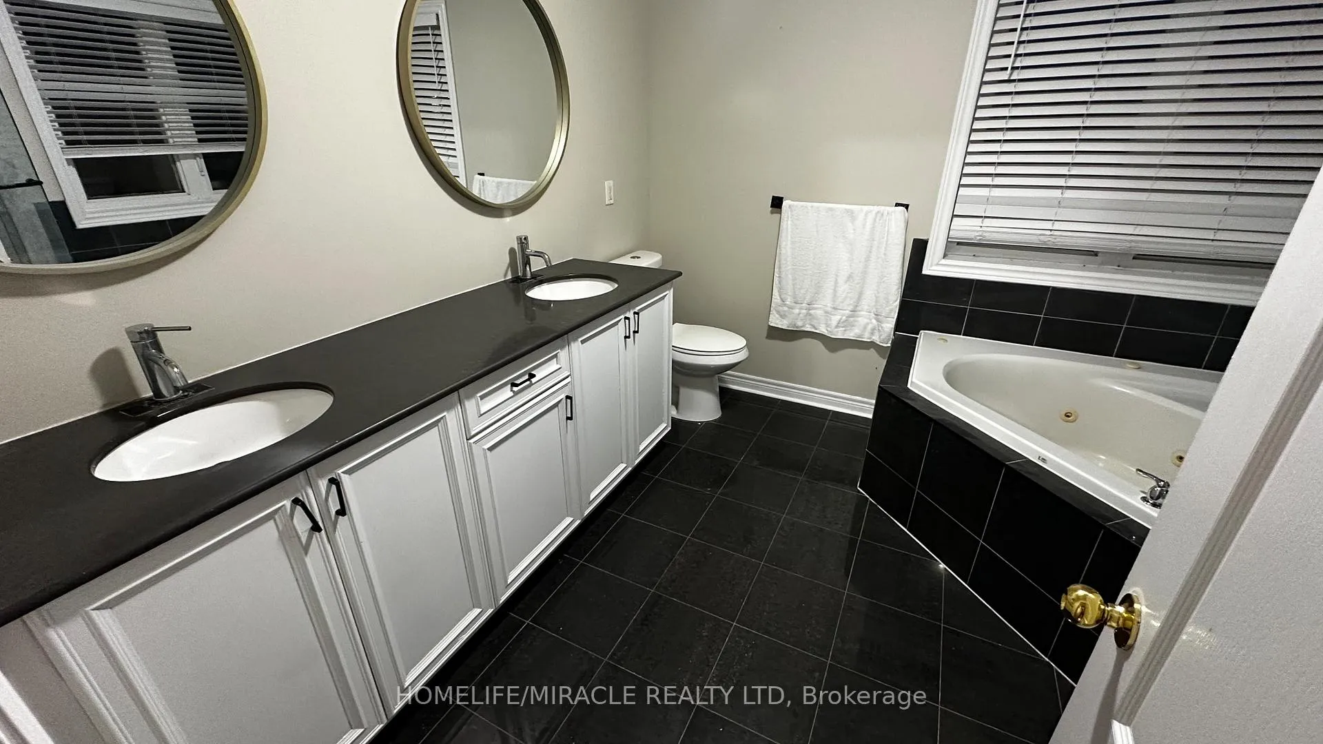 Photo 21 of 45 Delphinium Way, Brampton, Northwest Sandalwood Parkway — HOMEH