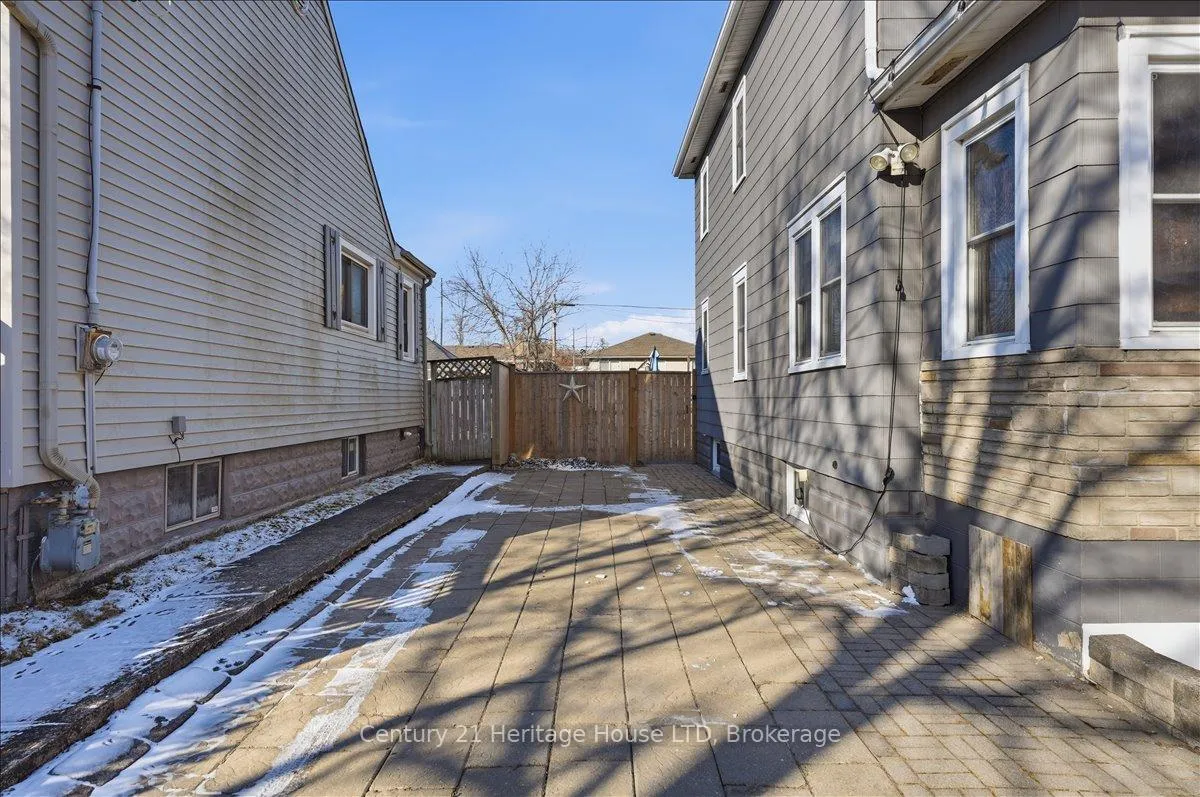 Photo 3 of 282 Beatrice Street, Welland, Lincoln/Crowland — HOMEH