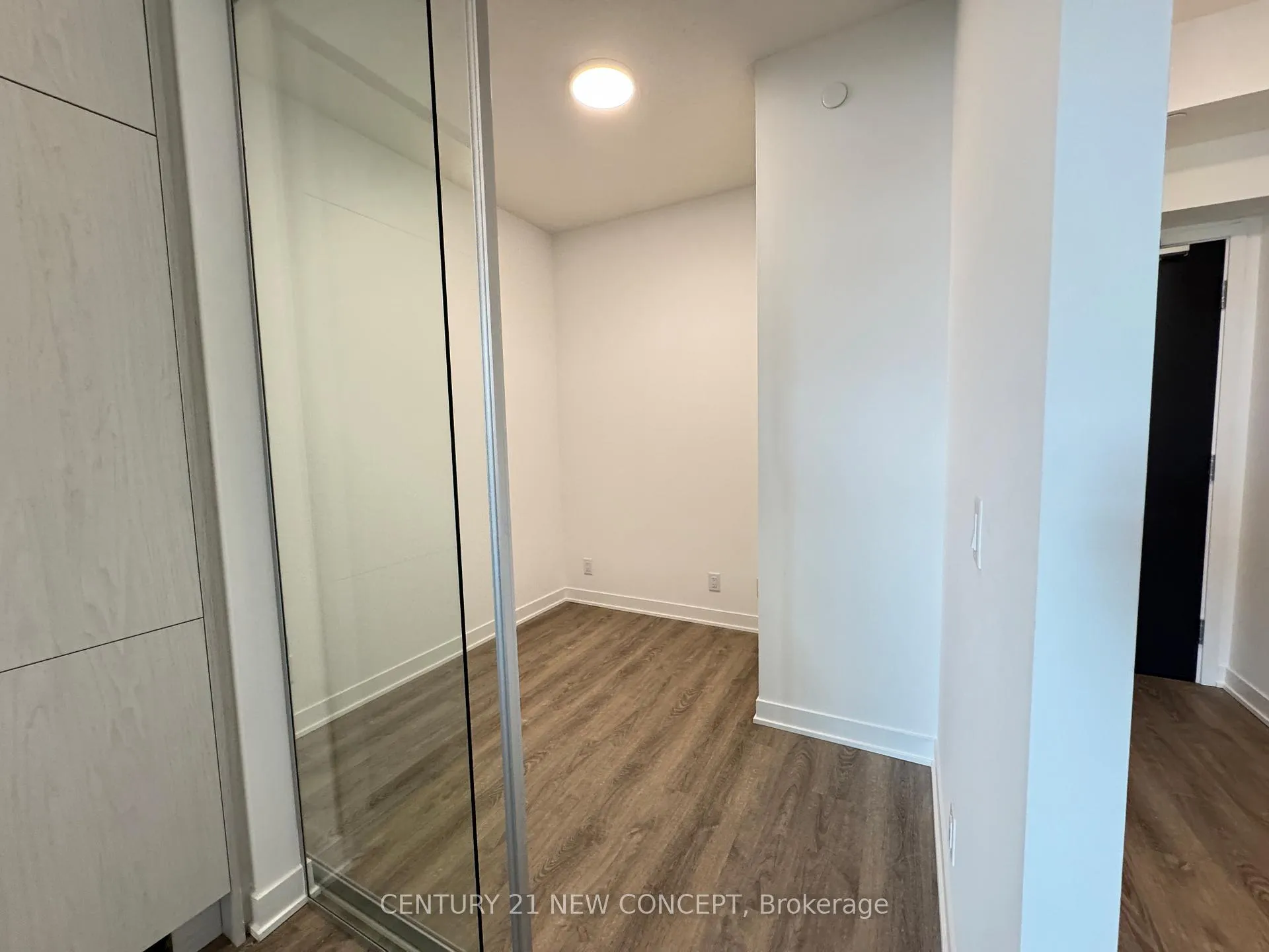 Photo 3 of Unit 1509, 180 Front Street E, Toronto, Moss Park — HOMEH