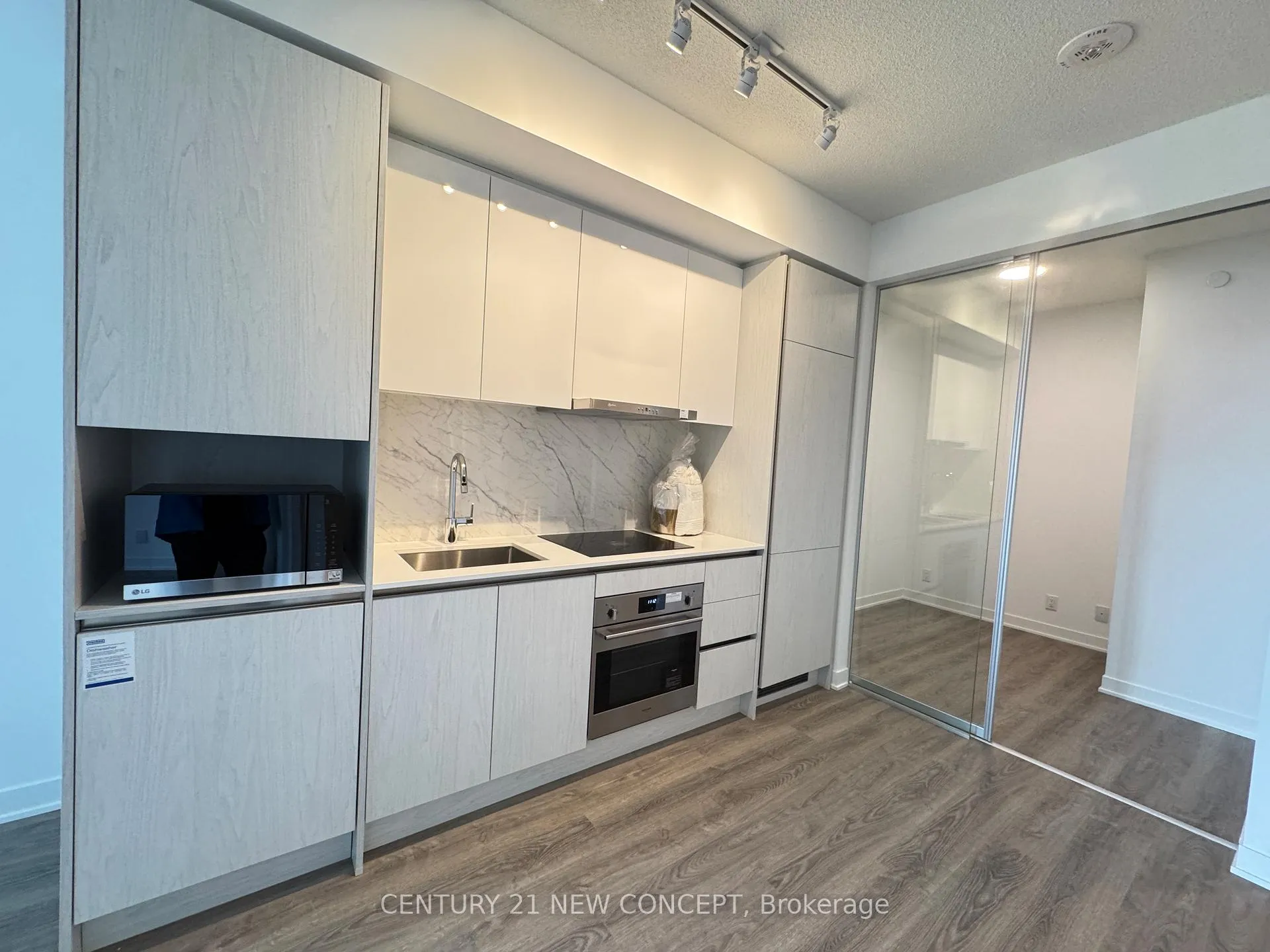 Photo 5 of Unit 1509, 180 Front Street E, Toronto, Moss Park — HOMEH