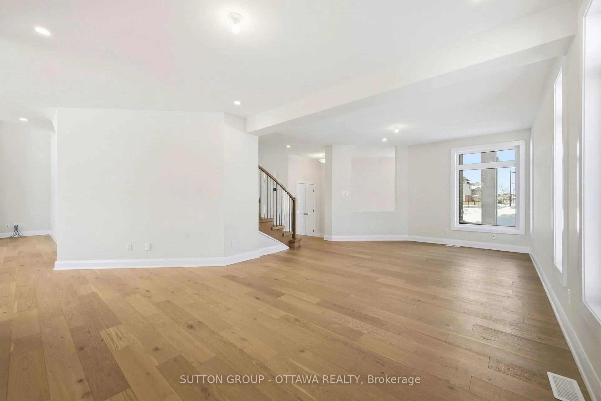 Photo 6 of 395 Longworth Avenue, Ottawa, Leitrim — HOMEH