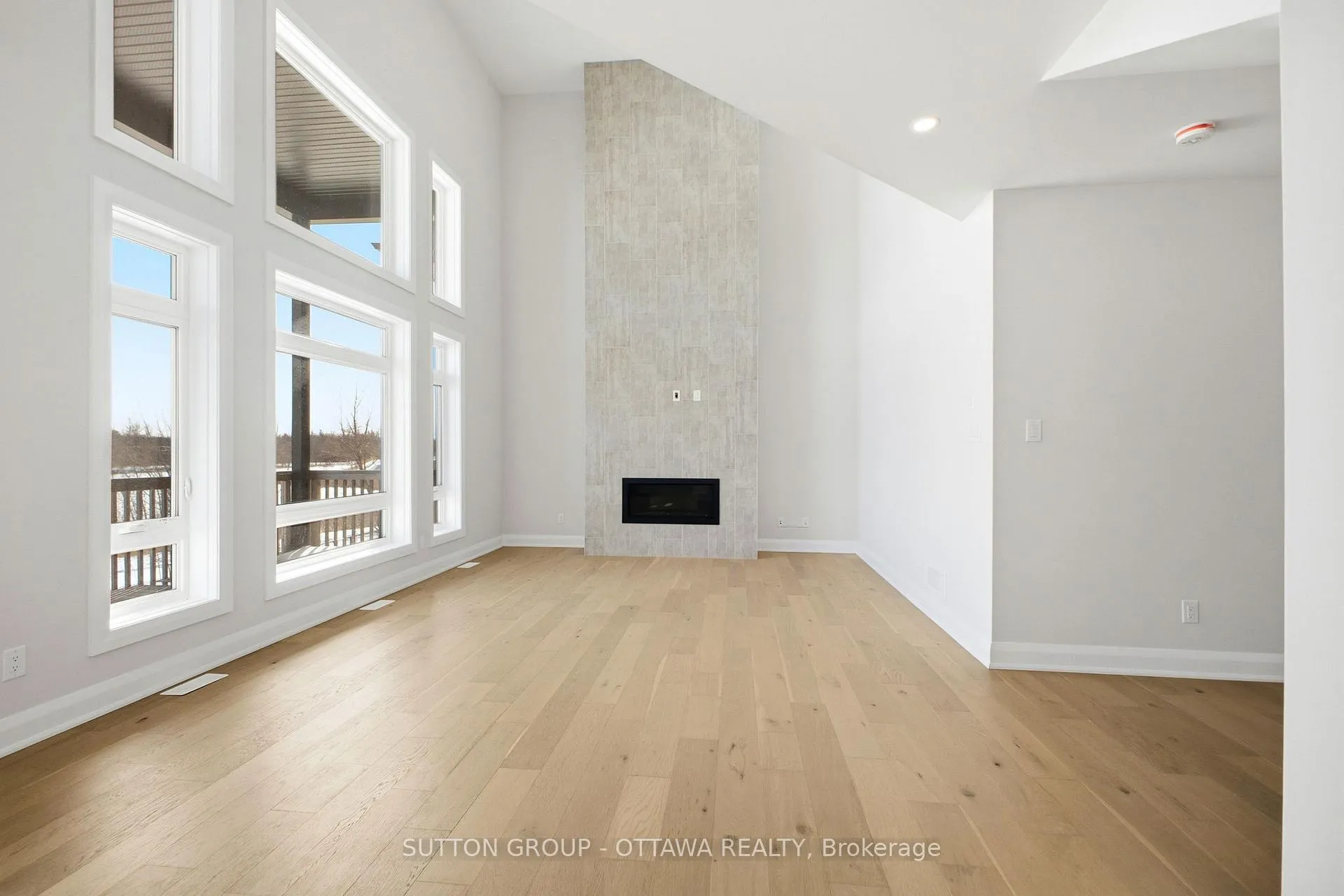 Photo 10 of 395 Longworth Avenue, Ottawa, Leitrim — HOMEH