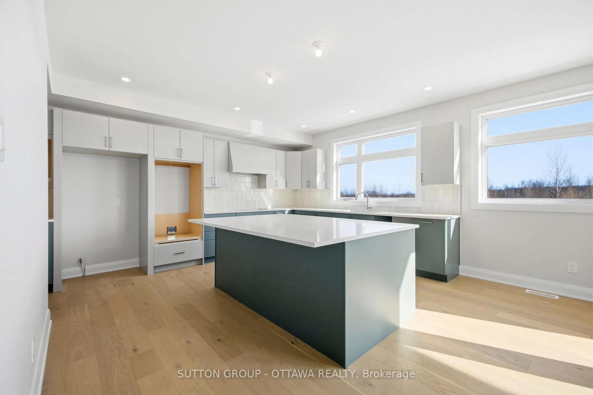 Photo 13 of 395 Longworth Avenue, Ottawa, Leitrim — HOMEH