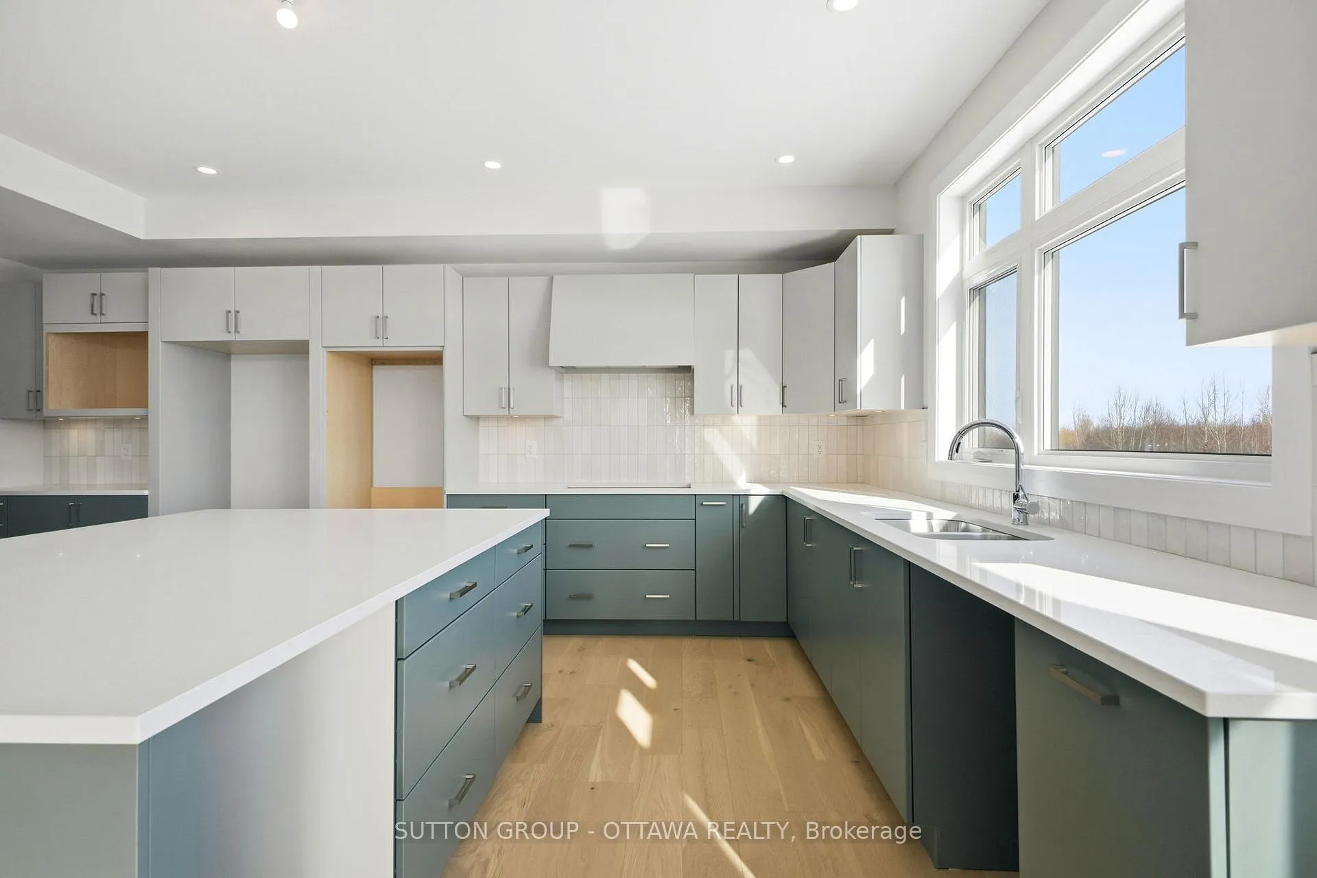 Photo 14 of 395 Longworth Avenue, Ottawa, Leitrim — HOMEH