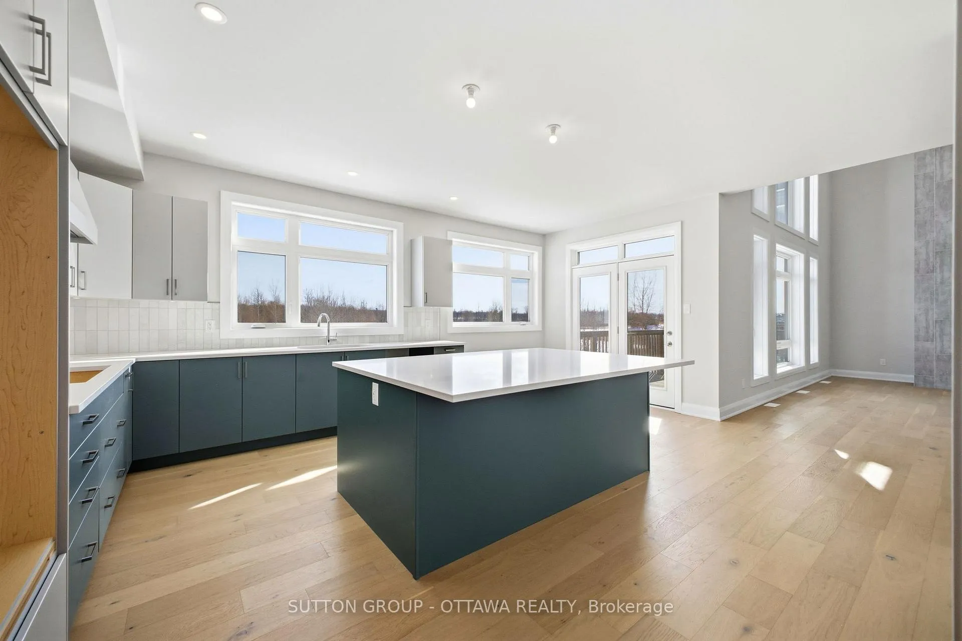 Photo 15 of 395 Longworth Avenue, Ottawa, Leitrim — HOMEH
