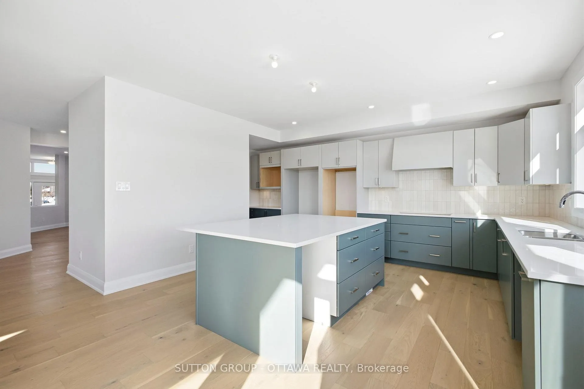 Photo 16 of 395 Longworth Avenue, Ottawa, Leitrim — HOMEH