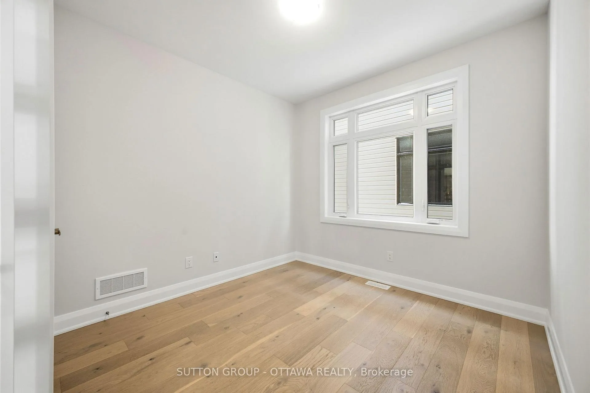 Photo 18 of 395 Longworth Avenue, Ottawa, Leitrim — HOMEH