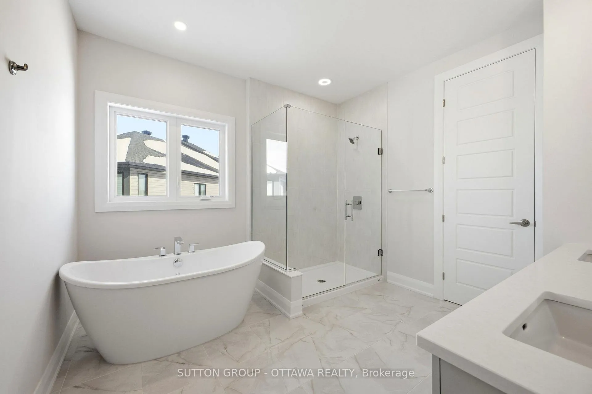 Photo 28 of 395 Longworth Avenue, Ottawa, Leitrim — HOMEH