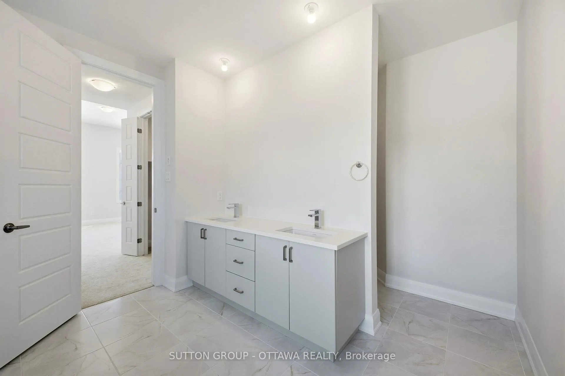 Photo 29 of 395 Longworth Avenue, Ottawa, Leitrim — HOMEH