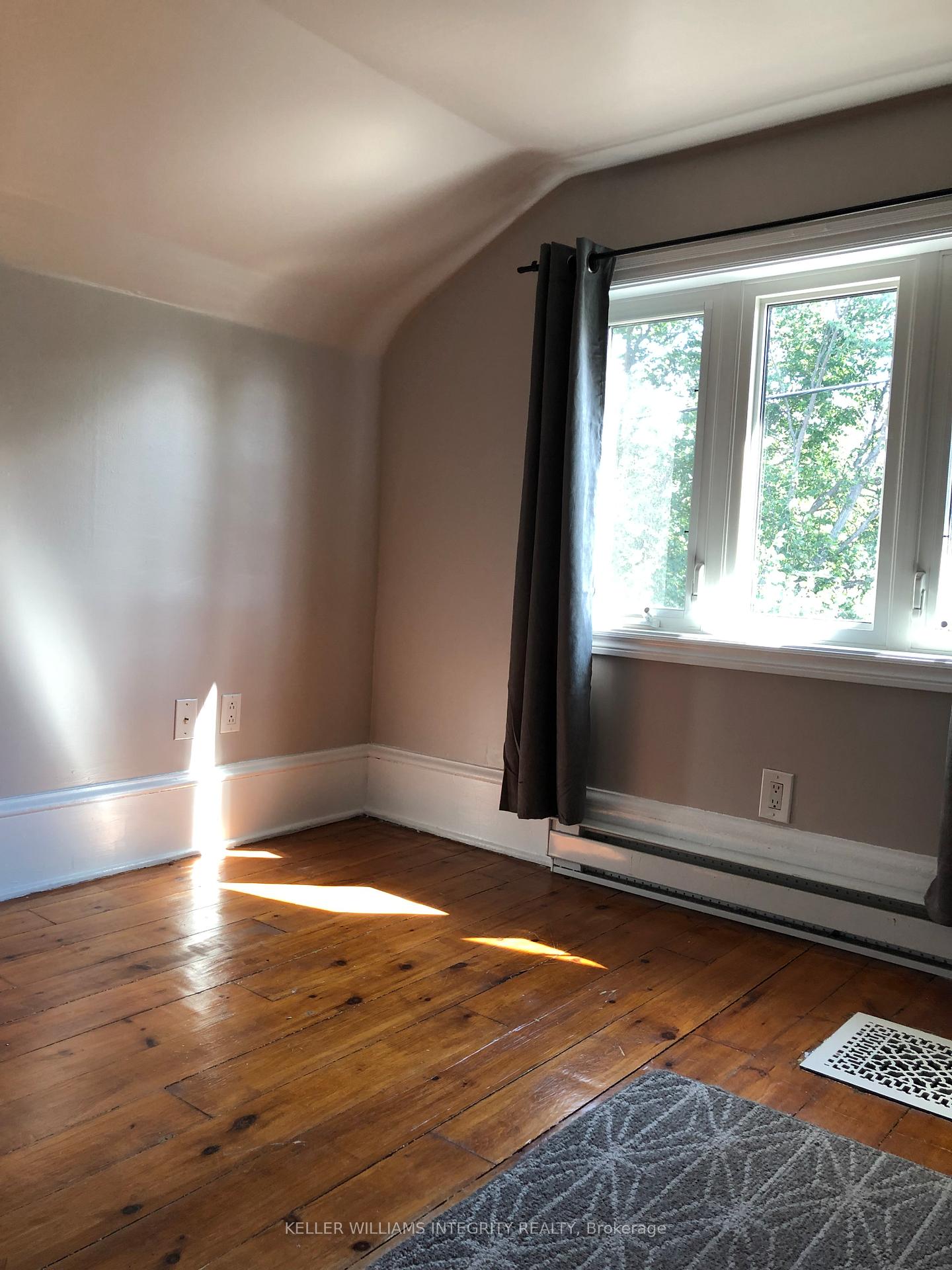 Photo 18 of 210 Blackburn Avenue, Ottawa, Sandy Hill — HOMEH
