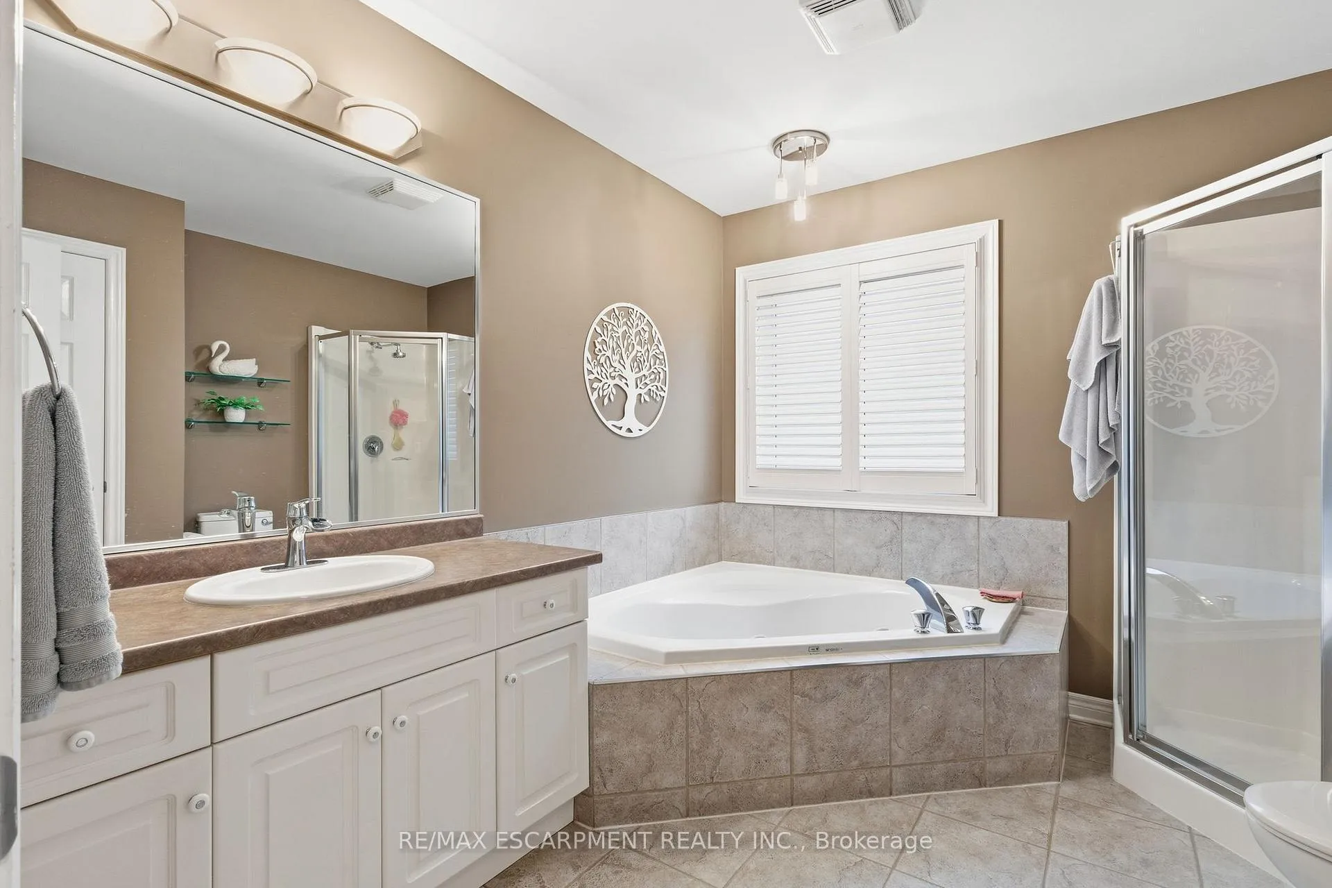 Photo 18 of 5 Briarwood Drive, St. Catharines, Rykert/Vansickle — HOMEH
