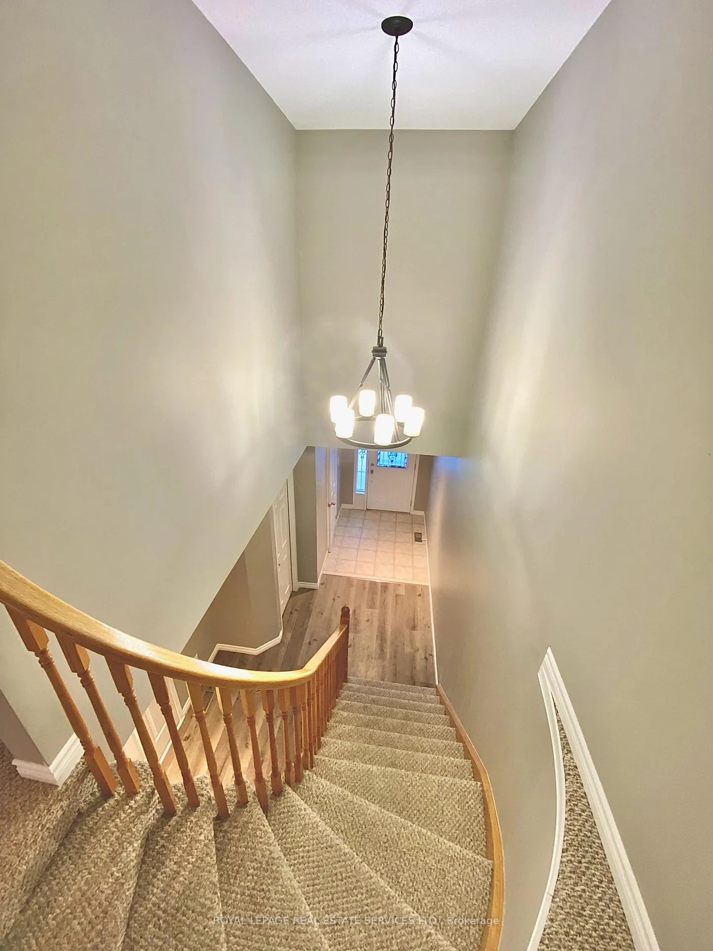Photo 8 of 79 Meadow Wood Crescent, Hamilton, Stoney Creek Mountain — HOMEH