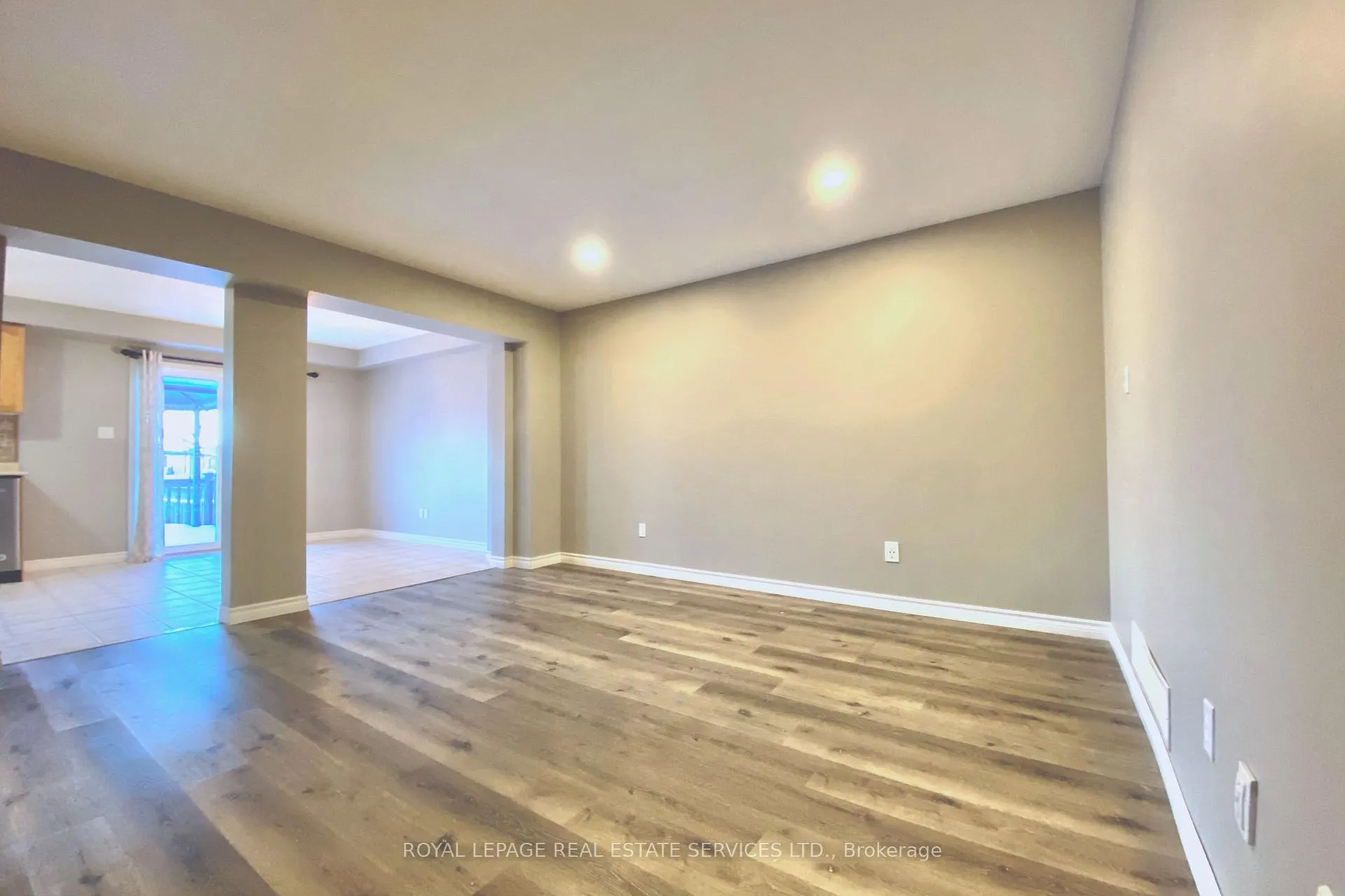 Photo 11 of 79 Meadow Wood Crescent, Hamilton, Stoney Creek Mountain — HOMEH