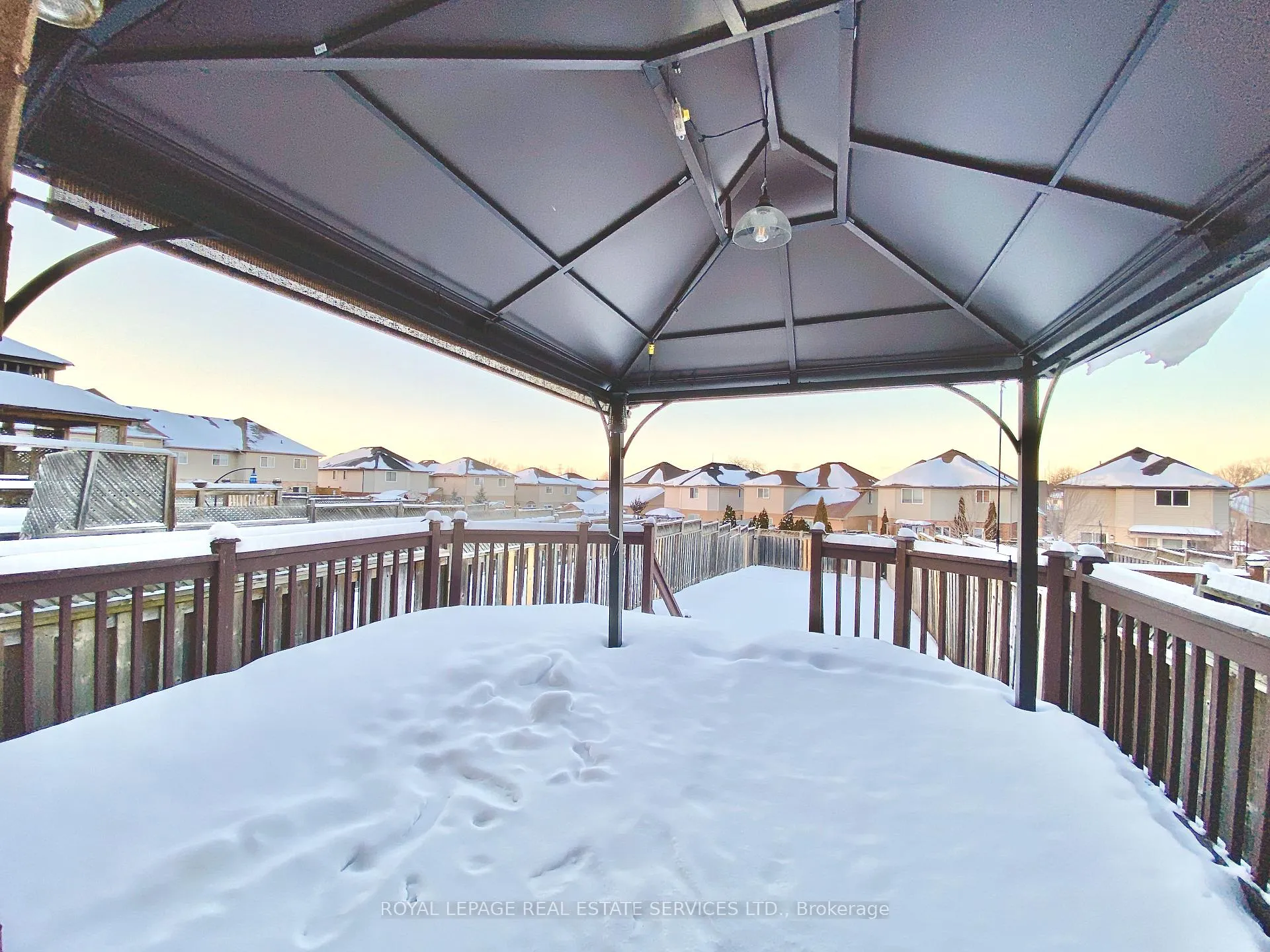 Photo 17 of 79 Meadow Wood Crescent, Hamilton, Stoney Creek Mountain — HOMEH