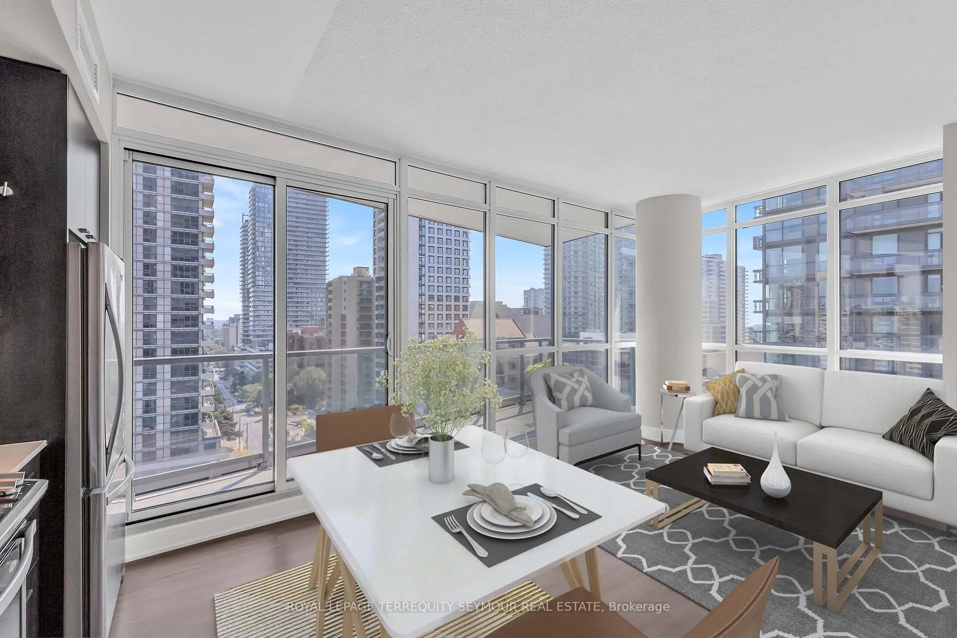 Photo 2 of Unit 1210, 30 Roehampton Avenue, Toronto, Mount Pleasant West — HOMEH