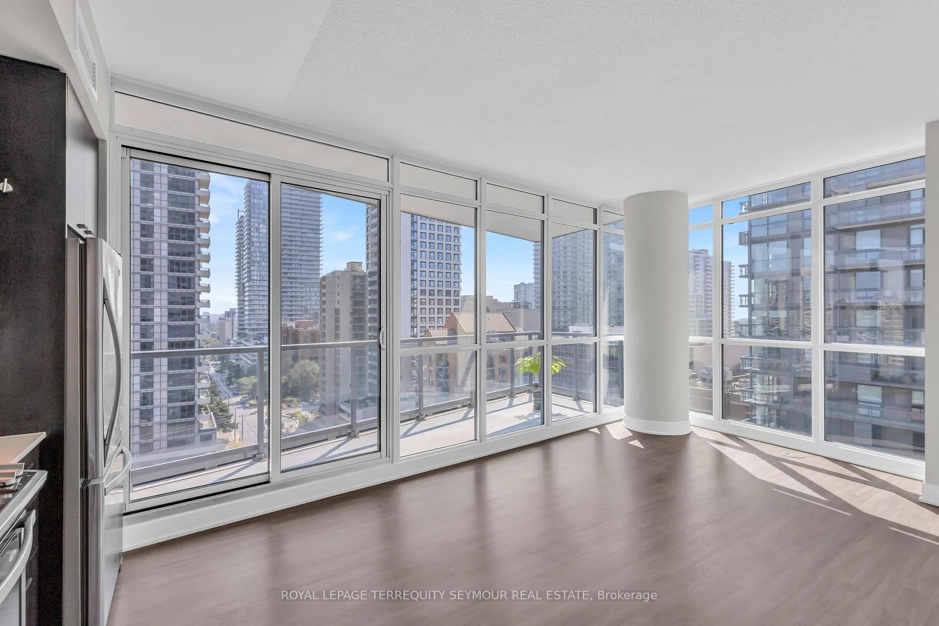 Photo 12 of Unit 1210, 30 Roehampton Avenue, Toronto, Mount Pleasant West — HOMEH