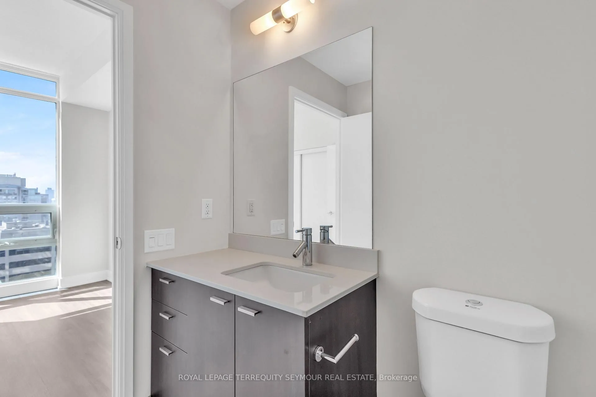 Photo 20 of Unit 1210, 30 Roehampton Avenue, Toronto, Mount Pleasant West — HOMEH