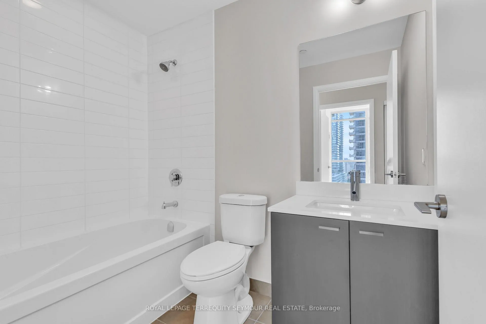 Photo 25 of Unit 1210, 30 Roehampton Avenue, Toronto, Mount Pleasant West — HOMEH