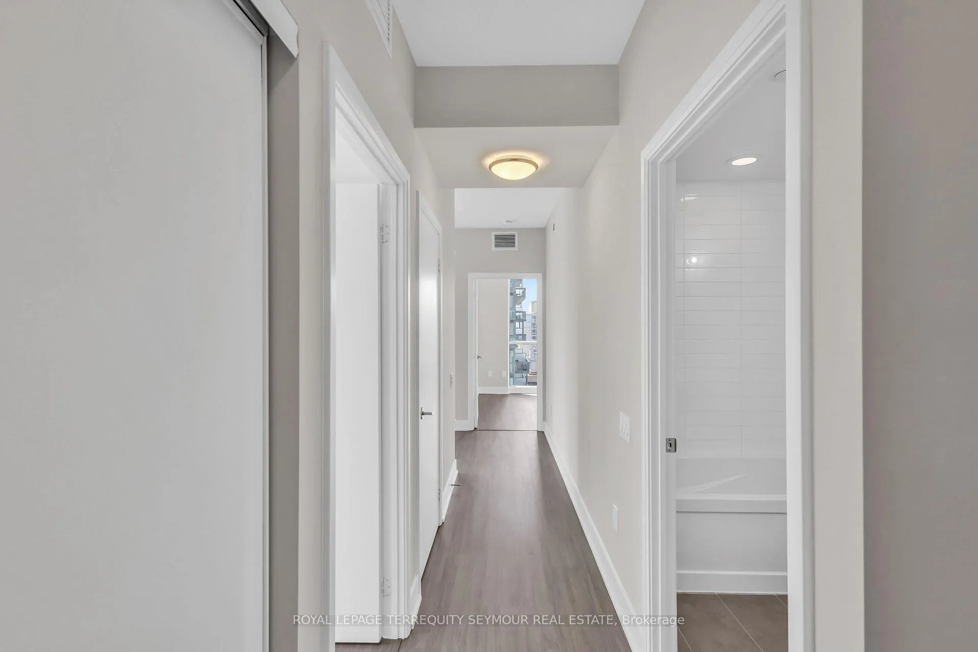 Photo 26 of Unit 1210, 30 Roehampton Avenue, Toronto, Mount Pleasant West — HOMEH