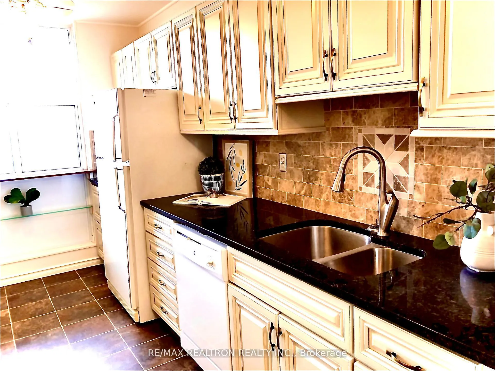 Photo 6 of Unit 704, 66 Falby Court, Ajax, South East — HOMEH