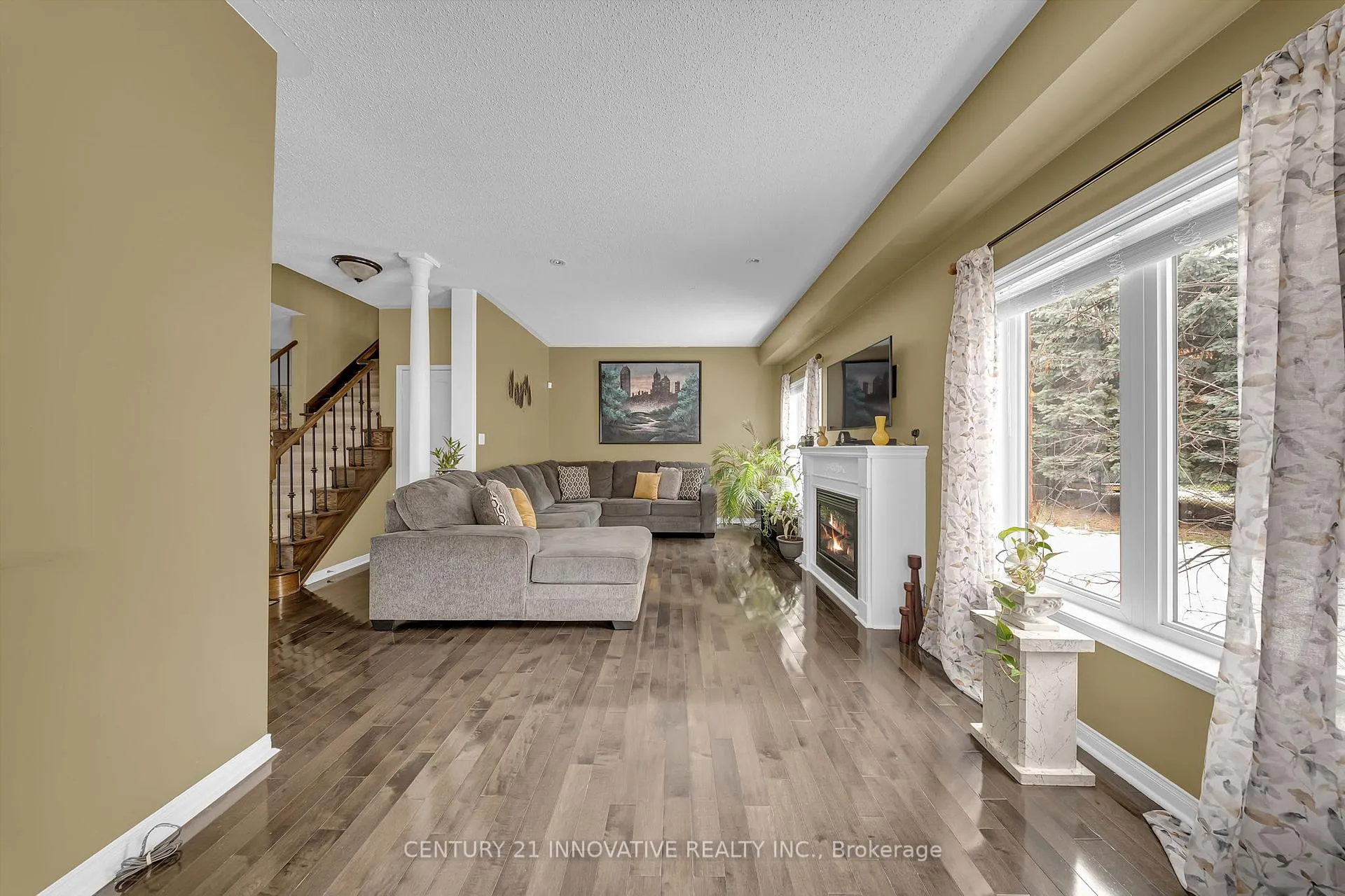 Photo 11 of 25 Seward Crescent, Ajax, Northeast Ajax — HOMEH