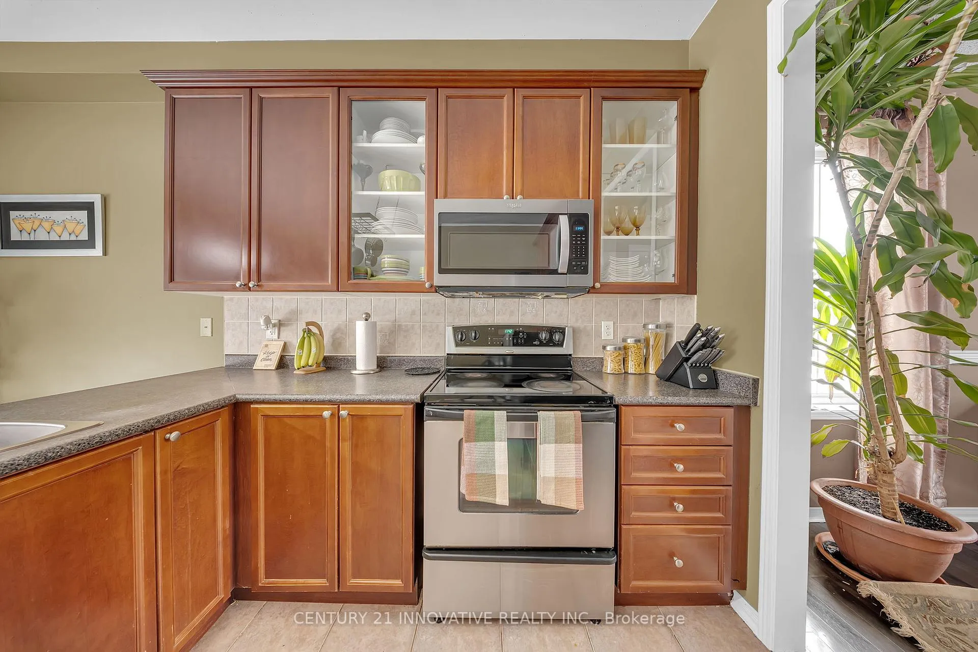 Photo 13 of 25 Seward Crescent, Ajax, Northeast Ajax — HOMEH