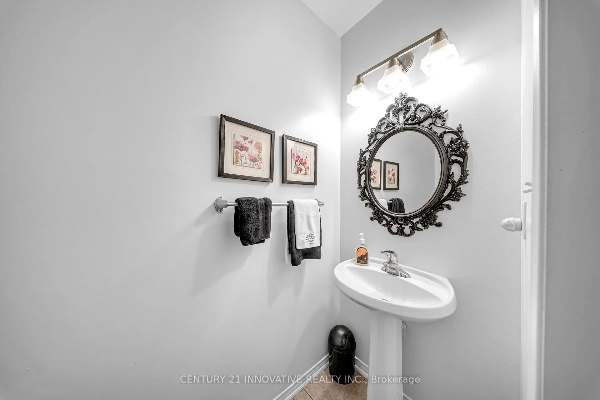 Photo 15 of 25 Seward Crescent, Ajax, Northeast Ajax — HOMEH