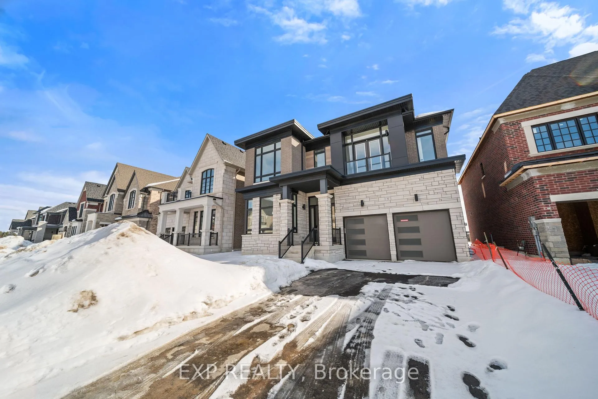 Front of Unit 31N, 5 Saxby Farm Avenue