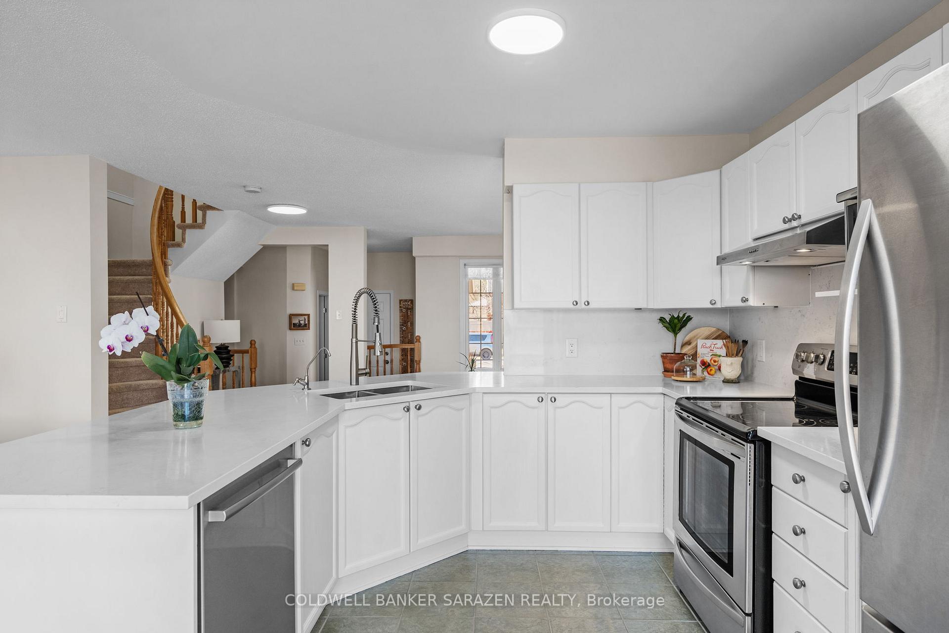 Photo 15 of 29 Margrave Avenue, Ottawa, Hunt Club Park/Greenboro — HOMEH
