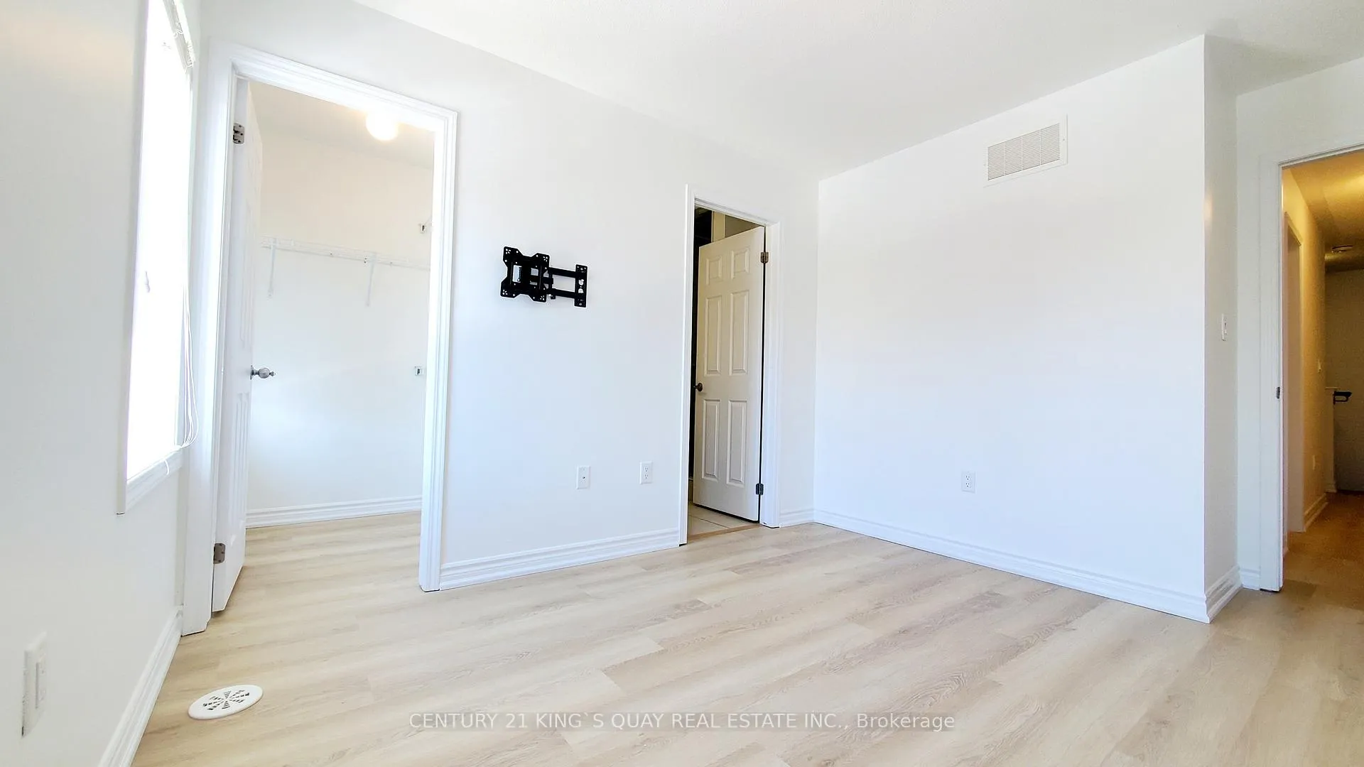 Photo 10 of 2411 Fall Harvest Crescent, Pickering, Rural Pickering — HOMEH