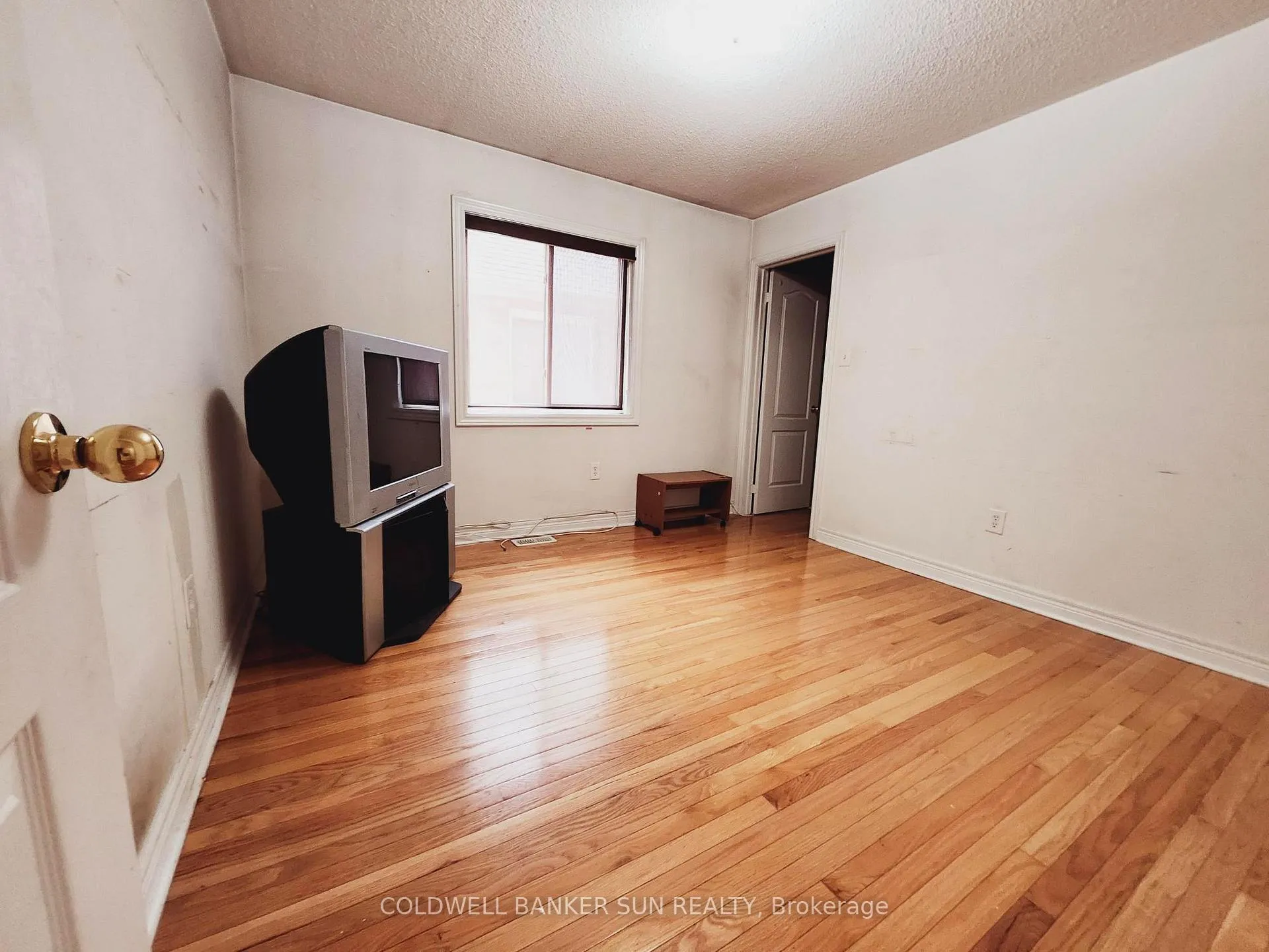 Photo 6 of Unit Upper, 31 Powell Drive, Brampton, Sandringham-Wellington — HOMEH