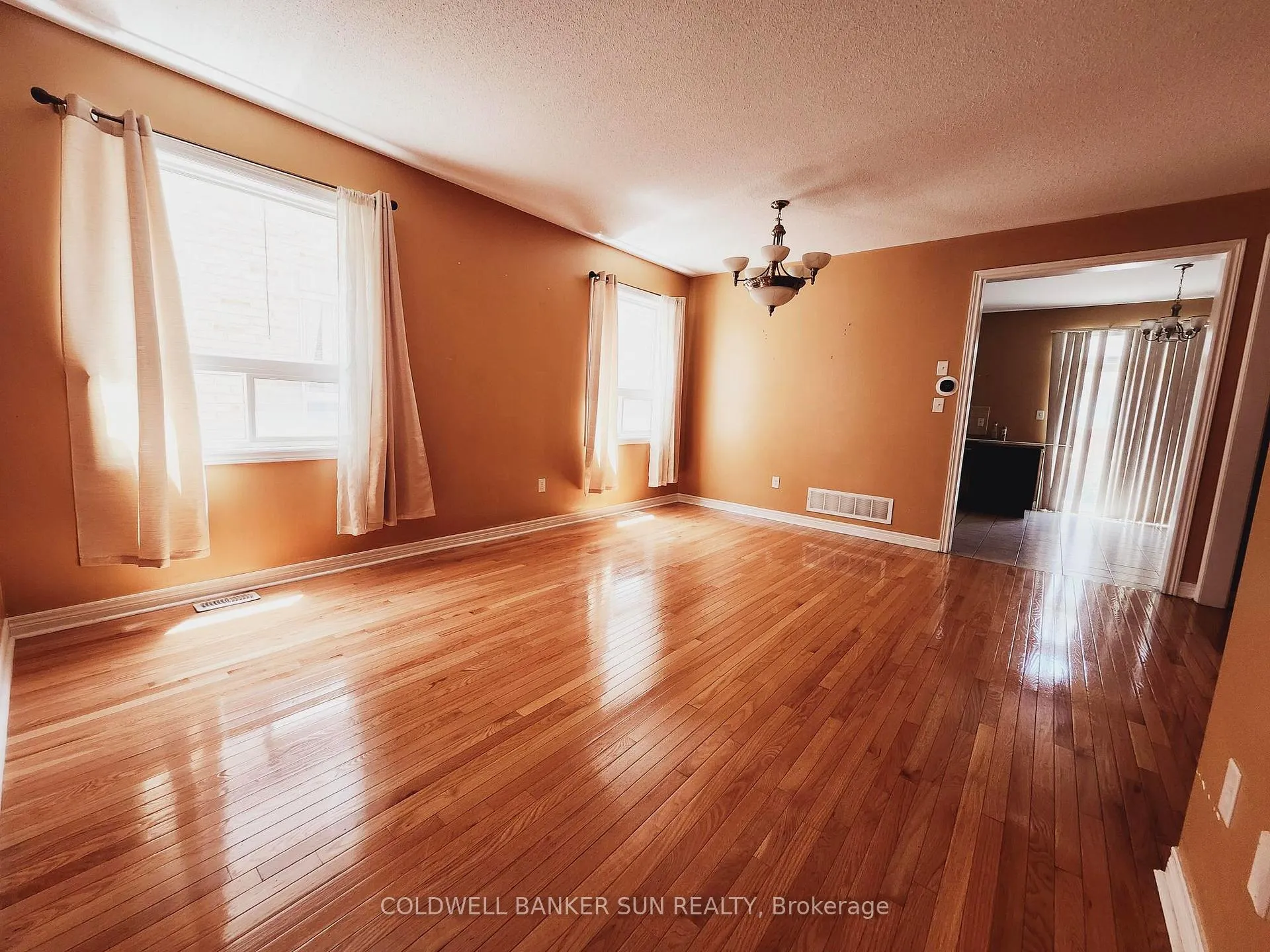 Photo 11 of Unit Upper, 31 Powell Drive, Brampton, Sandringham-Wellington — HOMEH