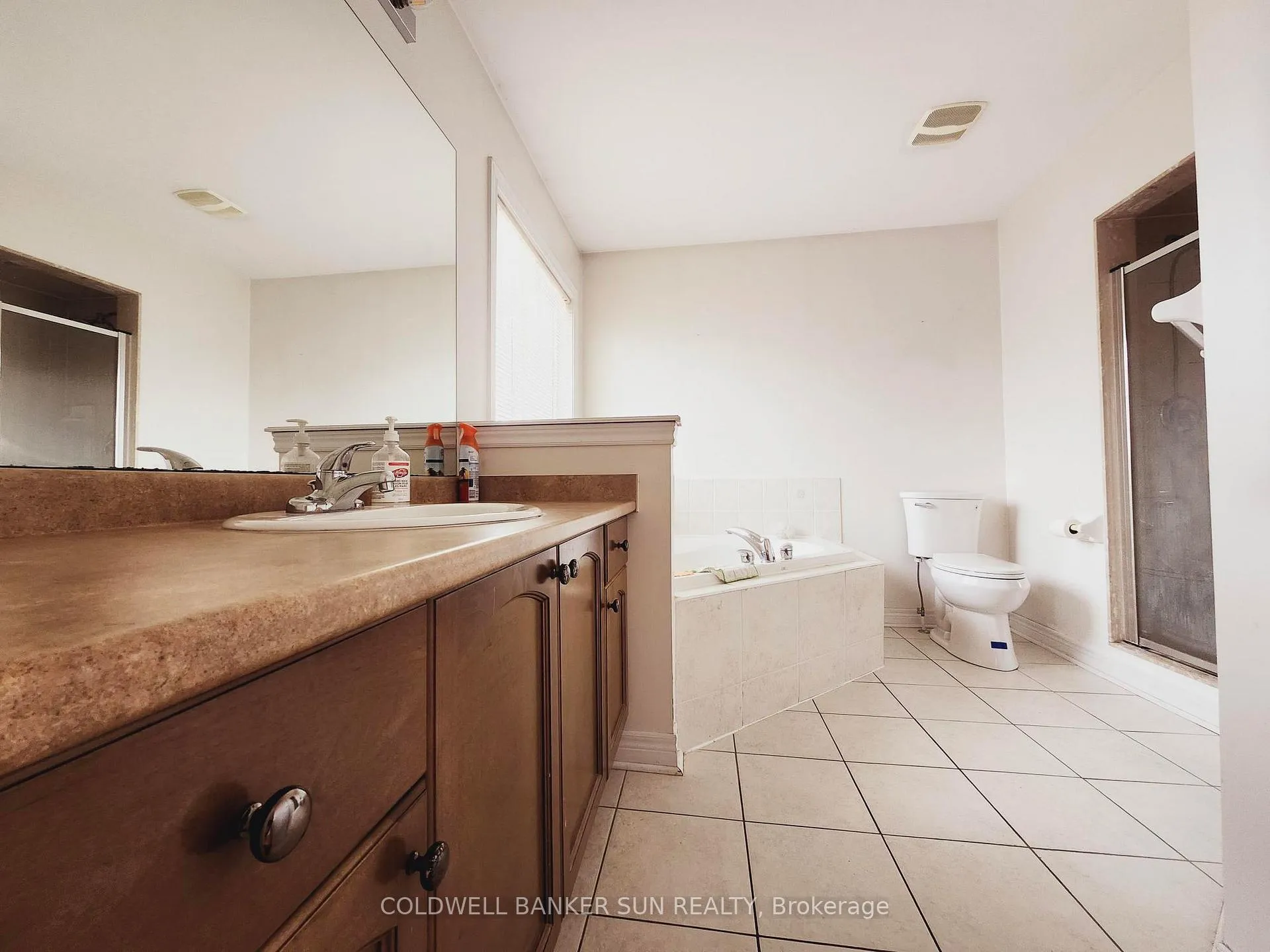 Photo 13 of Unit Upper, 31 Powell Drive, Brampton, Sandringham-Wellington — HOMEH