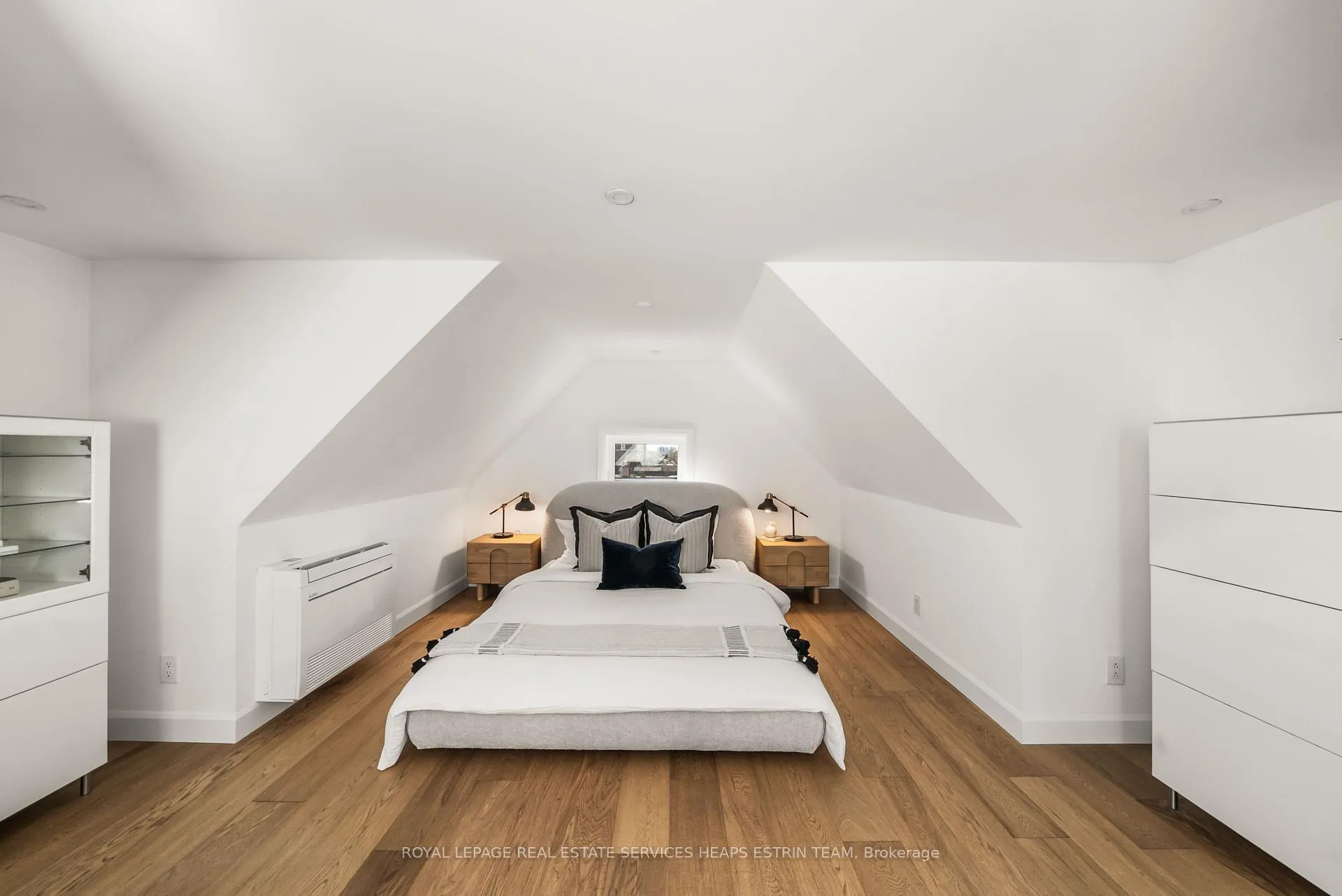 Photo 27 of 237 Silverthorn Avenue, Toronto, Weston-Pellam Park — HOMEH