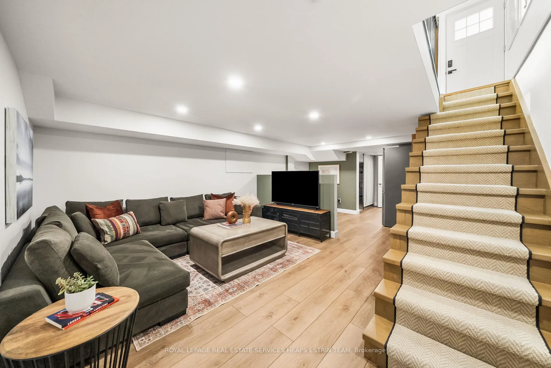 Photo 30 of 237 Silverthorn Avenue, Toronto, Weston-Pellam Park — HOMEH