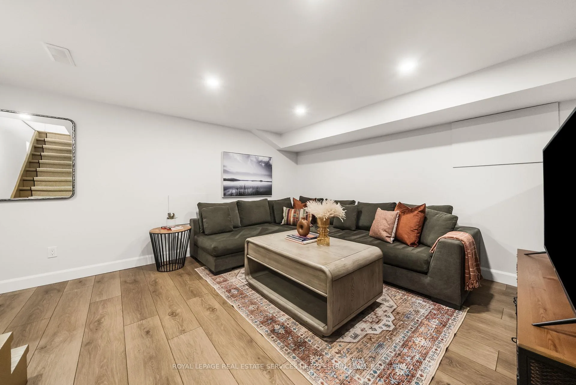 Photo 32 of 237 Silverthorn Avenue, Toronto, Weston-Pellam Park — HOMEH