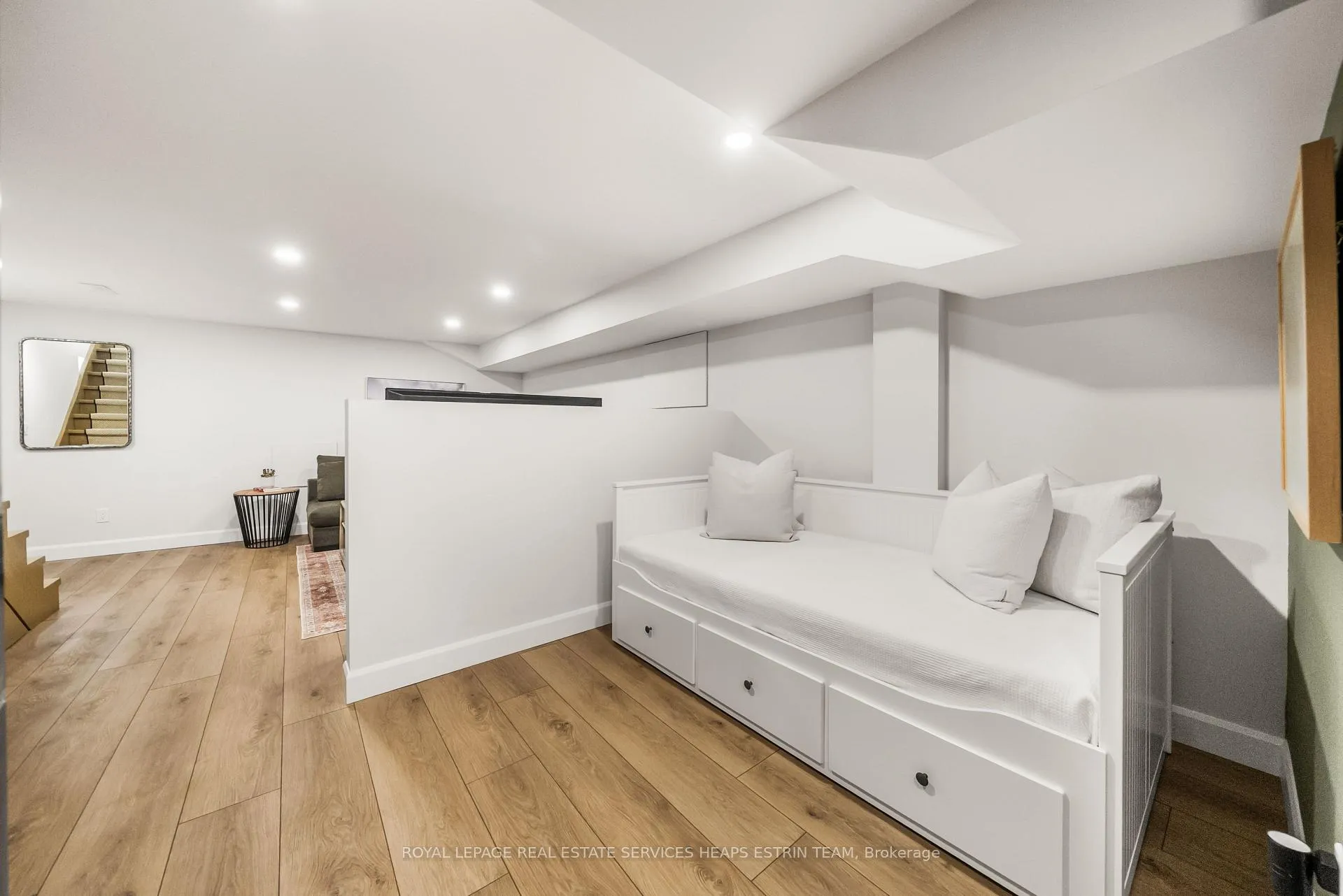 Photo 33 of 237 Silverthorn Avenue, Toronto, Weston-Pellam Park — HOMEH