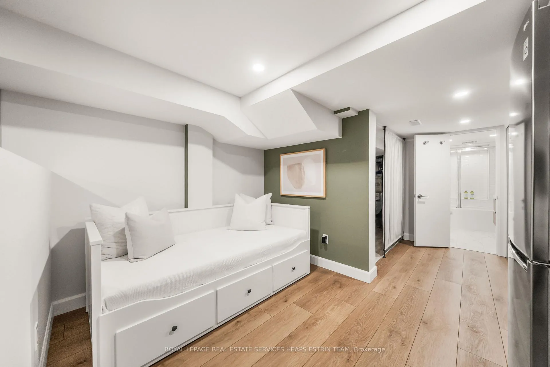 Photo 34 of 237 Silverthorn Avenue, Toronto, Weston-Pellam Park — HOMEH