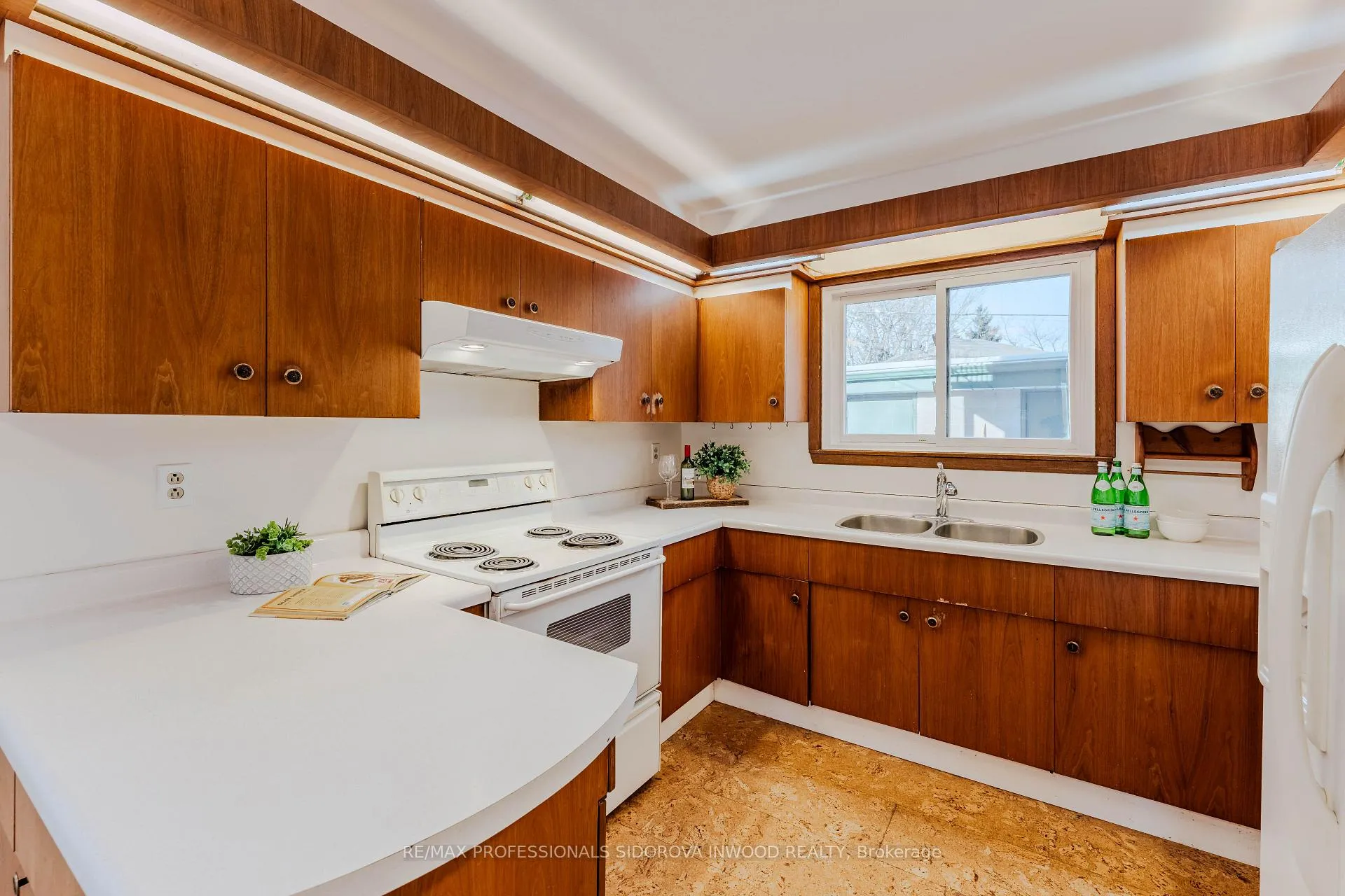Photo 10 of 179 Windermere Avenue, Toronto, High Park-Swansea — HOMEH