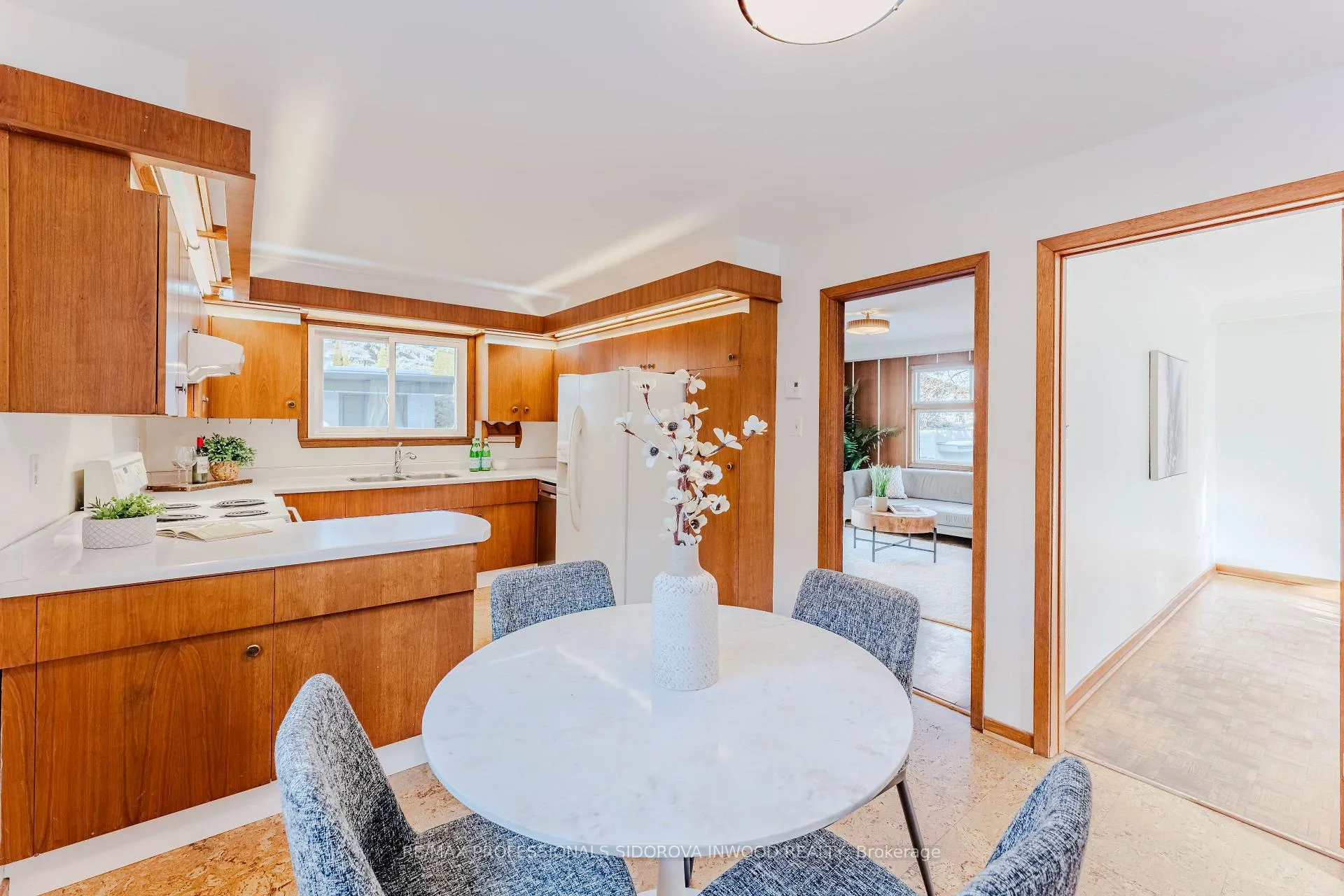 Photo 12 of 179 Windermere Avenue, Toronto, High Park-Swansea — HOMEH