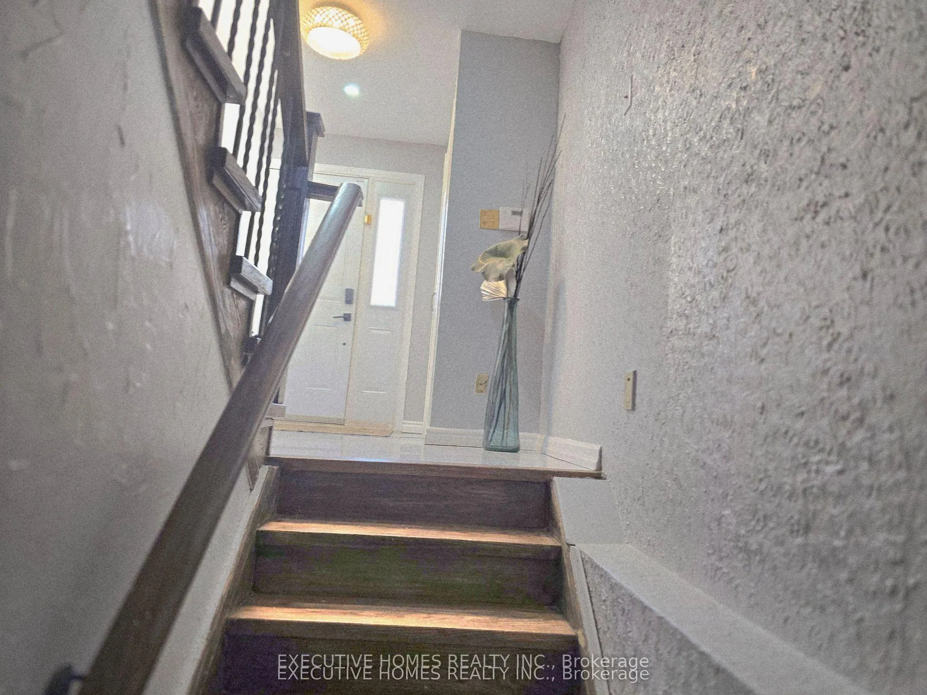 Photo 8 of Unit 60, 61 Collins Crescent, Brampton, Brampton North — HOMEH