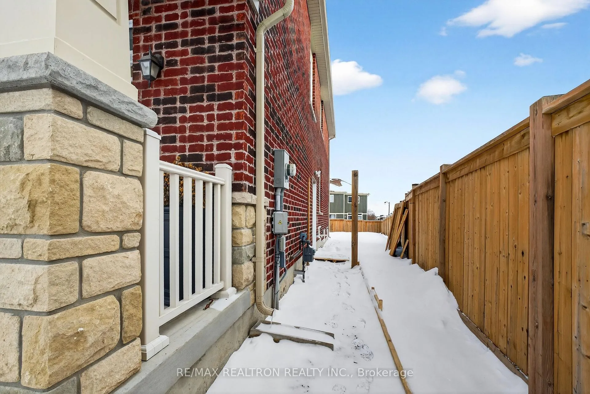 Photo 3 of 316 Pimlico Drive, Oshawa, Windfields — HOMEH