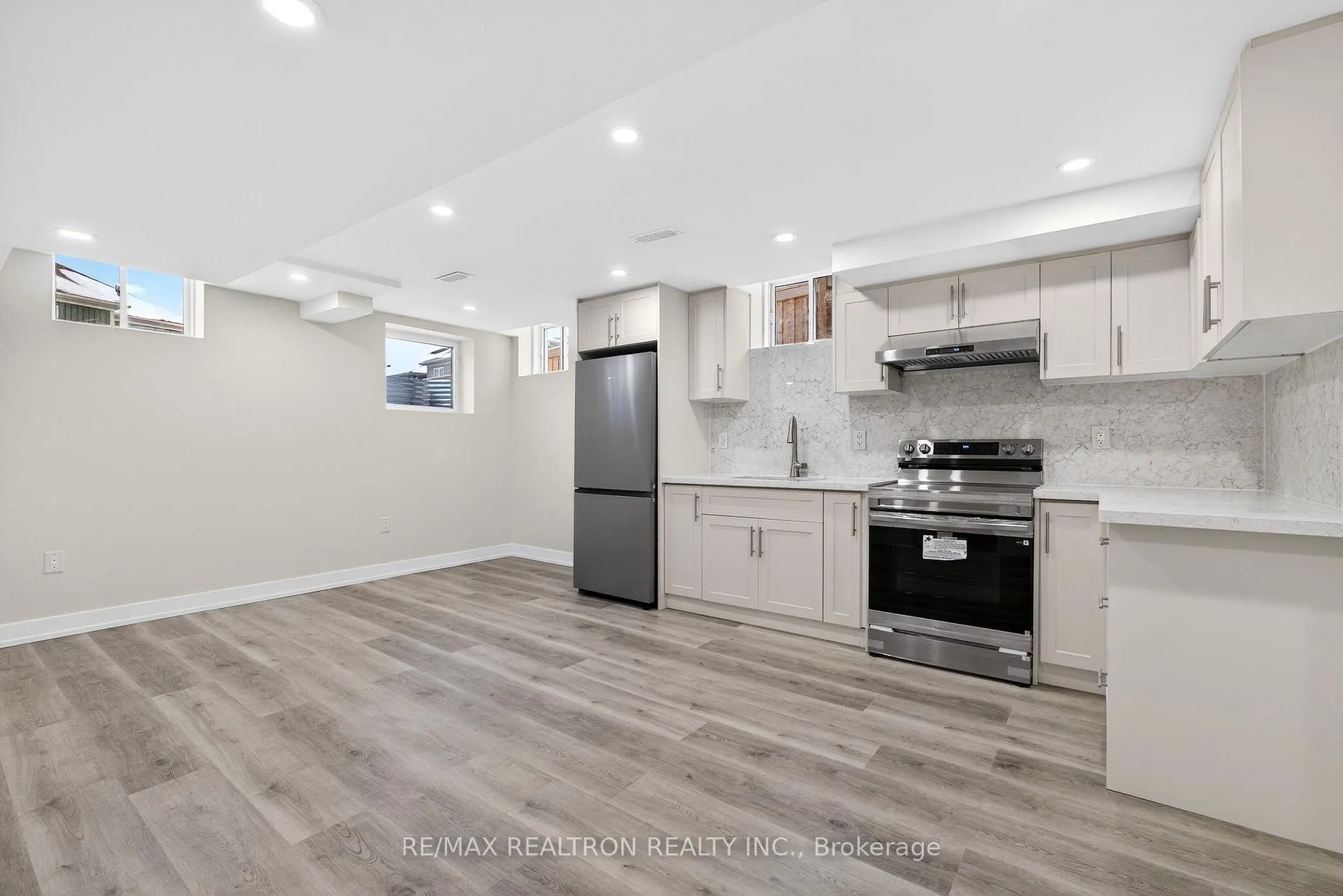 Photo 7 of 316 Pimlico Drive, Oshawa, Windfields — HOMEH
