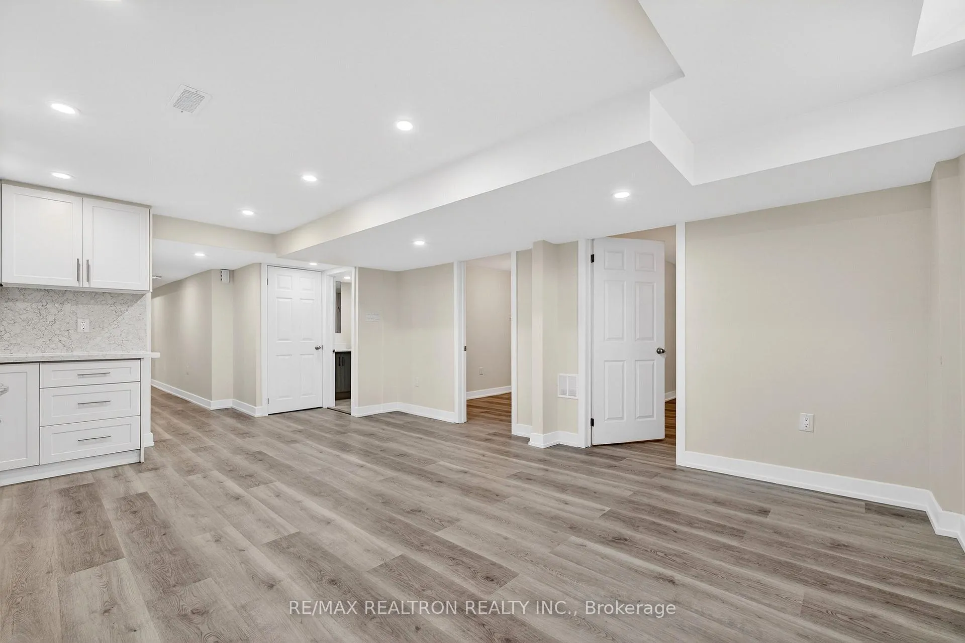 Photo 10 of 316 Pimlico Drive, Oshawa, Windfields — HOMEH