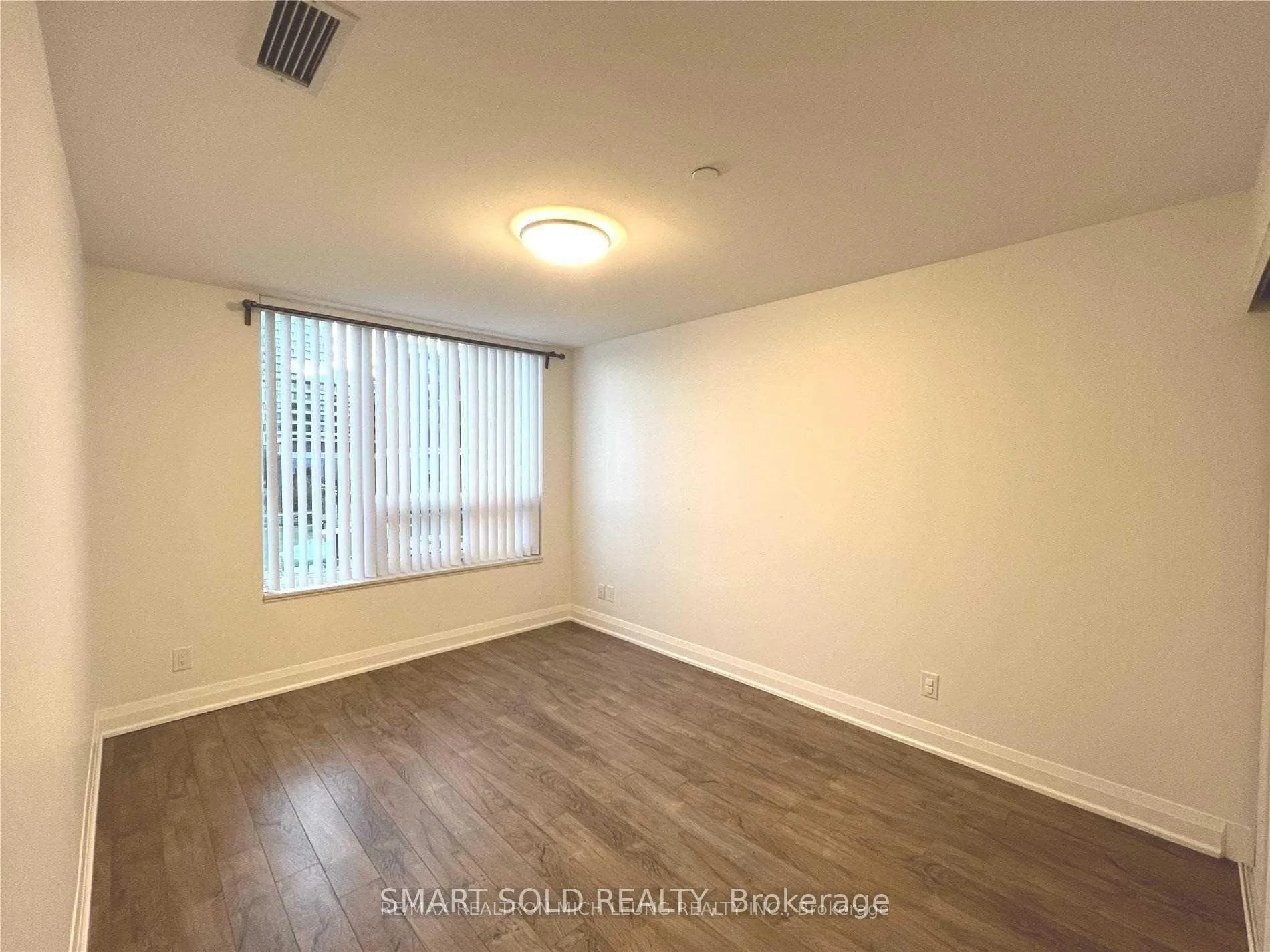 Photo 5 of Unit 332, 18 Uptown Drive, Markham, Unionville — HOMEH